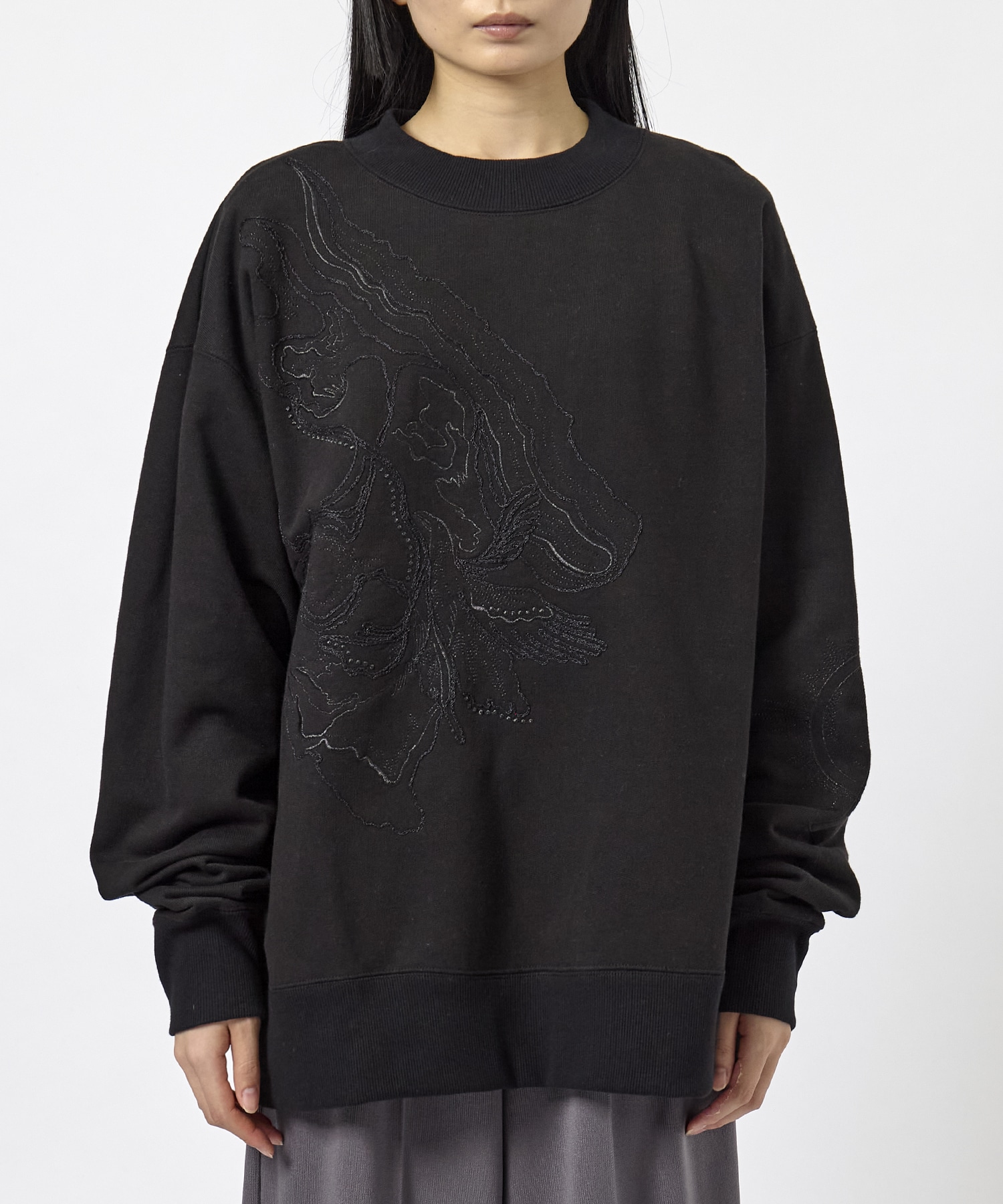 ORB EMBROIDERY SWEAT MUKASA