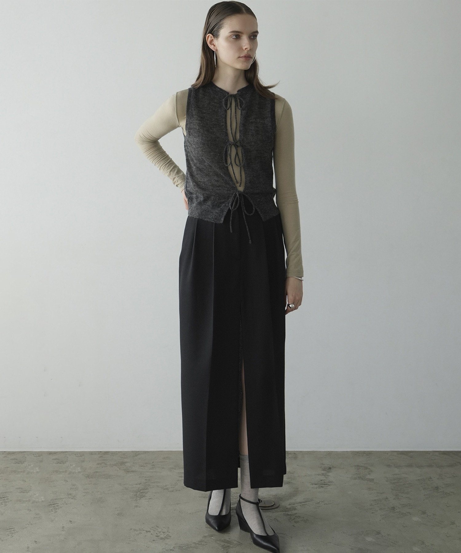 FRONT SLIT TUCK SKIRT CLANE