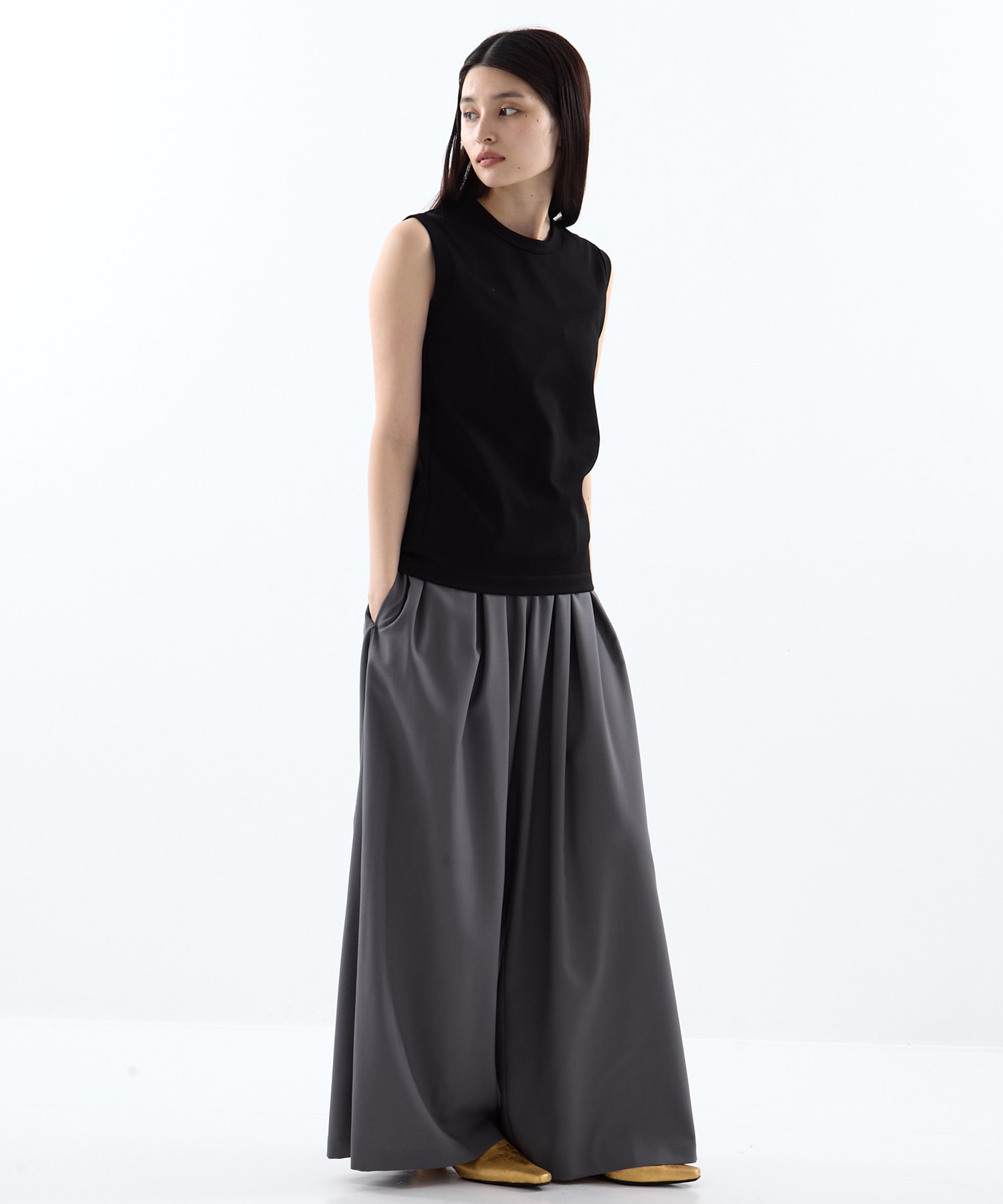 REFINA SLEEVELESS T-SHIRT CINOH