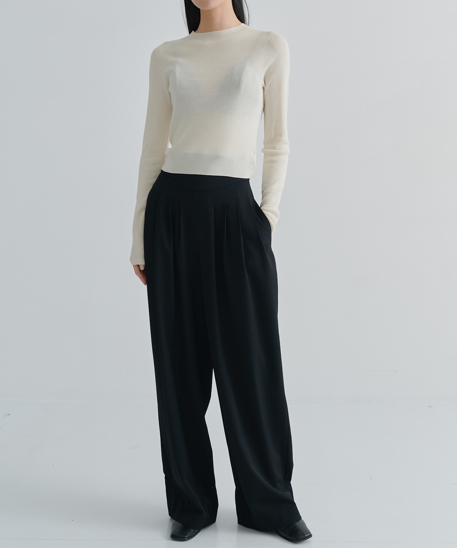 HIGH-WAIST PLEATED TROUSERS FETICO