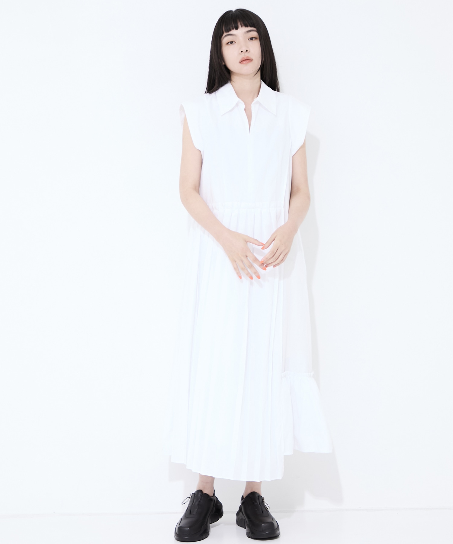 Asymmetry pleats one-piece STUDIOUS