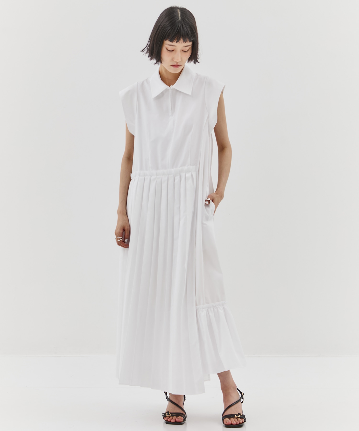 Asymmetry pleats one-piece STUDIOUS