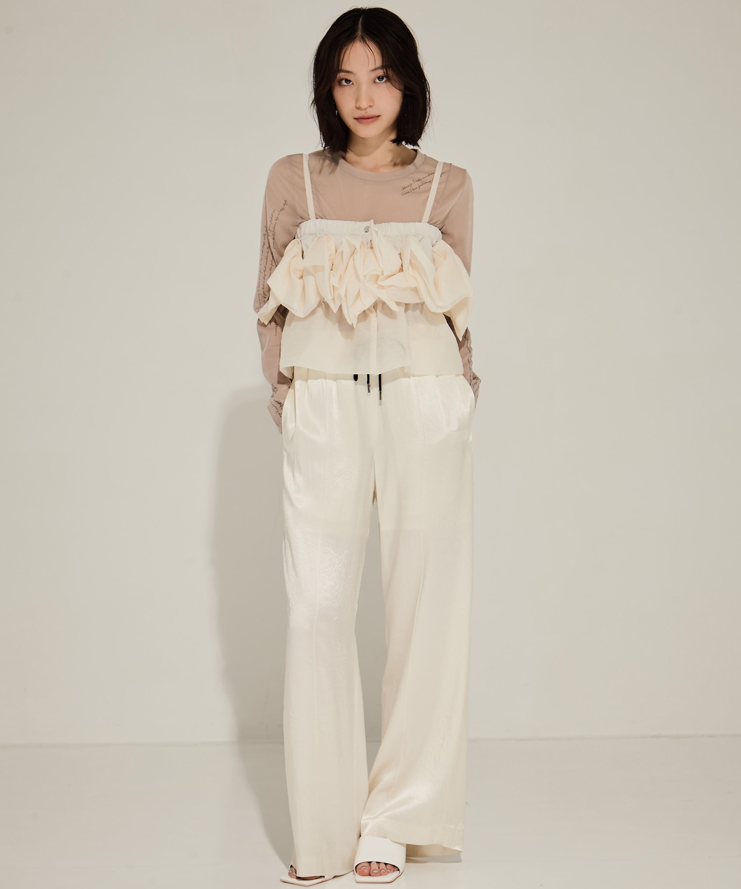 別注frower frill vest HOUGA