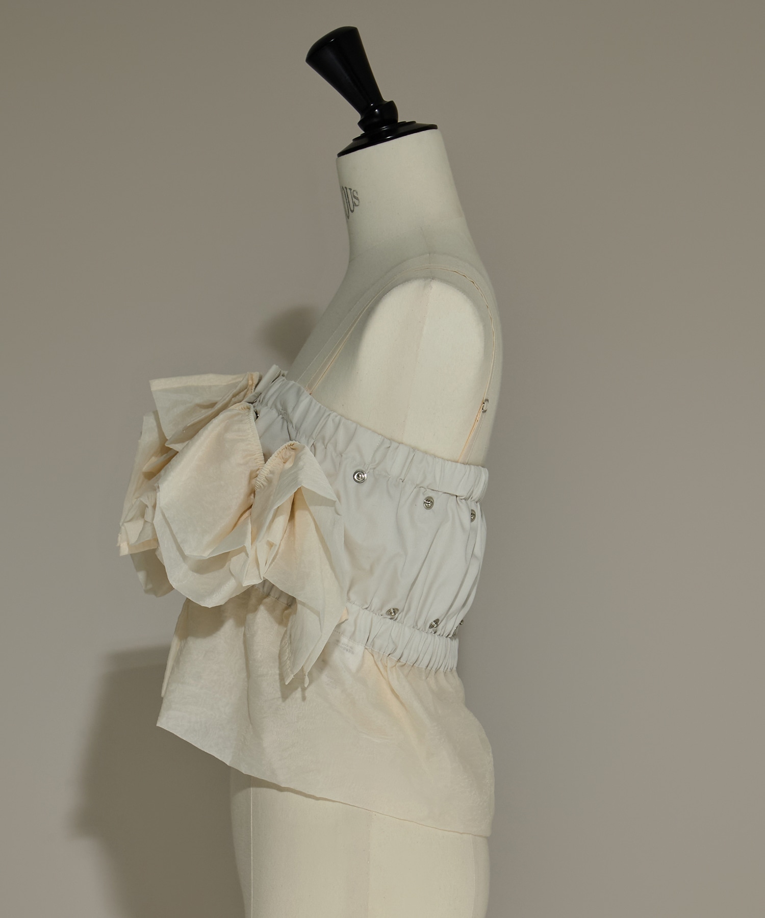 別注frower frill vest HOUGA