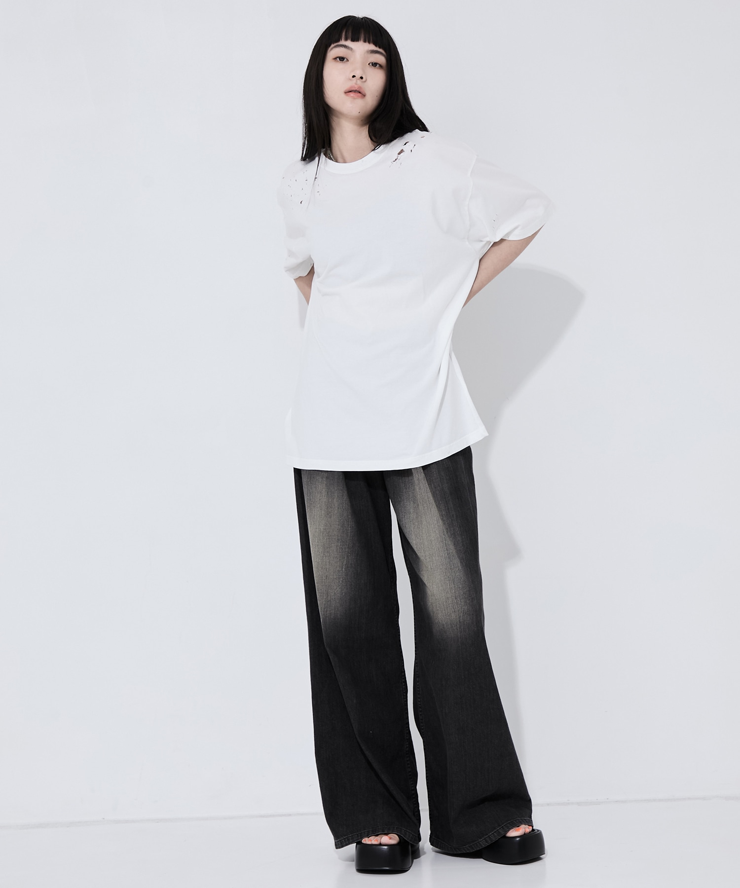 CRUSH DESIGN OVER TEE CLANE