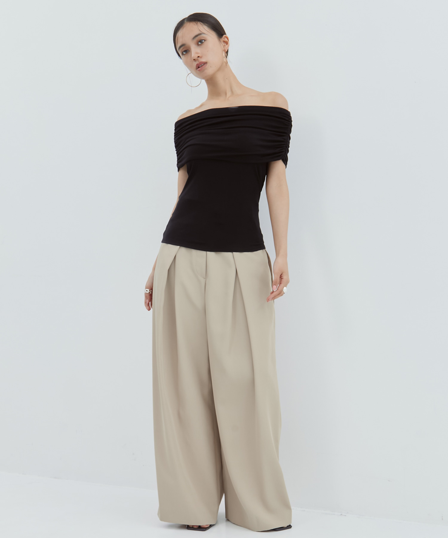 別注OFF SHOULDER TOPS determ