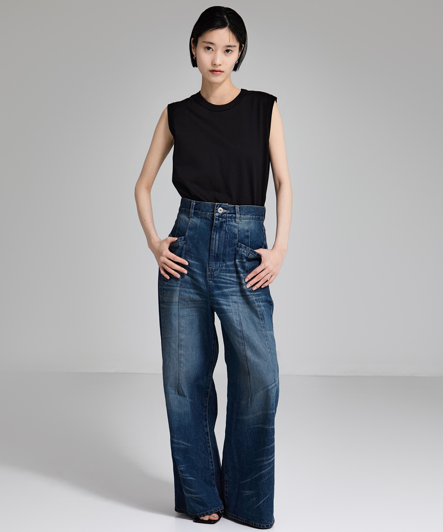 Tucked Wide Leg Jeans STUDIOUS