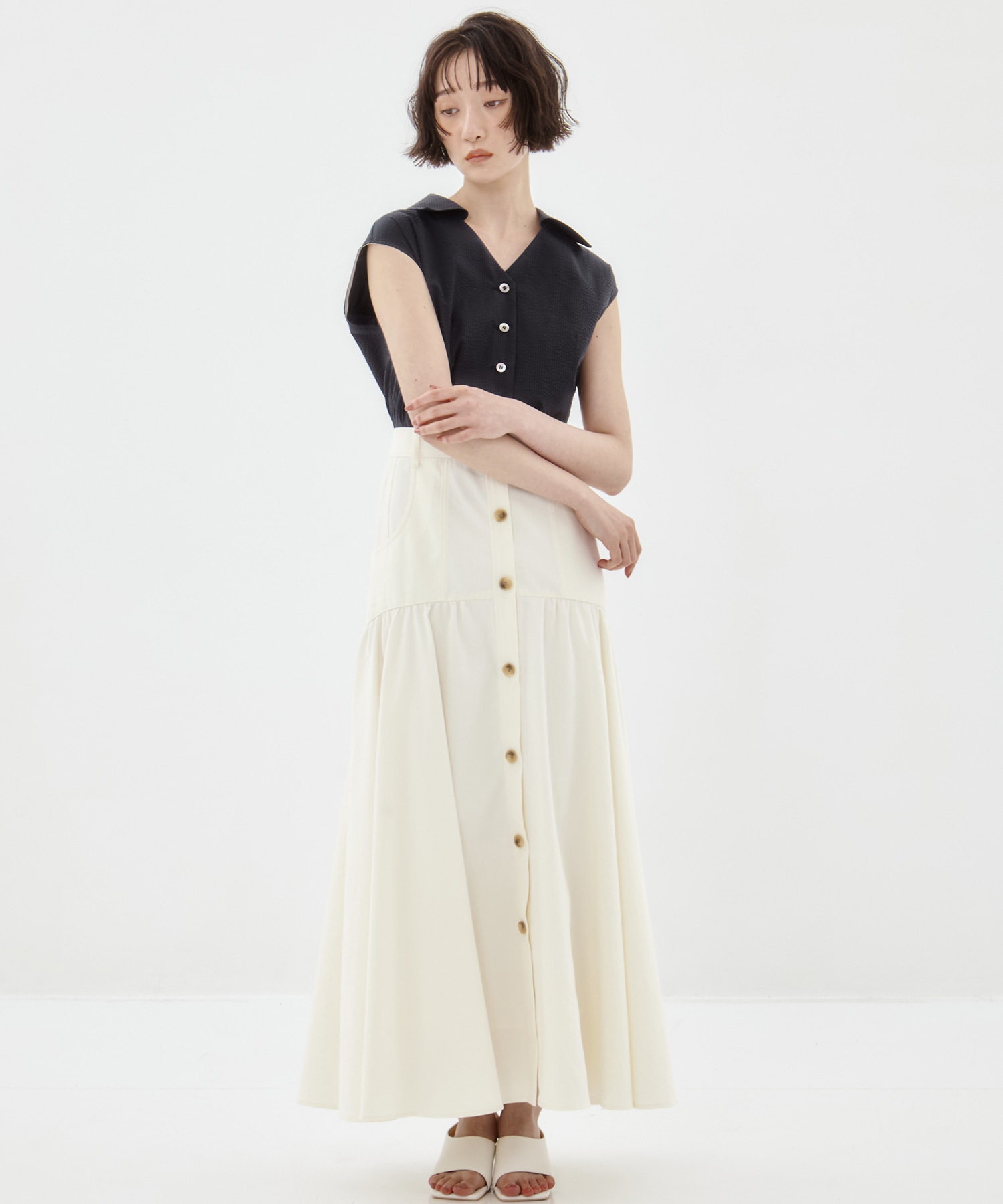Pierina skirt WH AKIRANAKA
