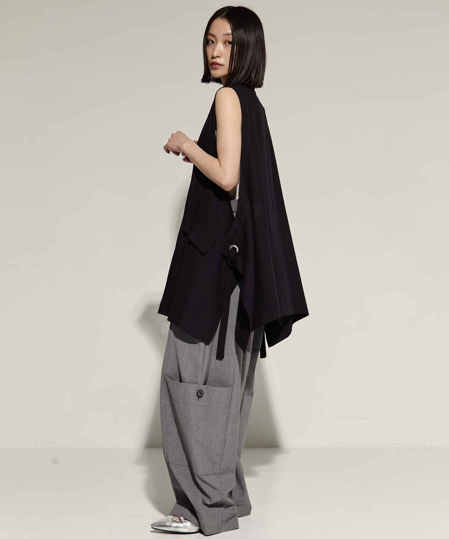 Side Eyelet Vest UJOH