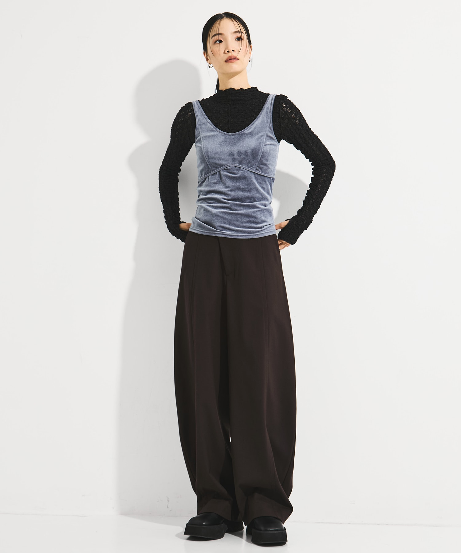 VELOUR CUPIN HALTER　NECK CAMISOLE STUDIOUS