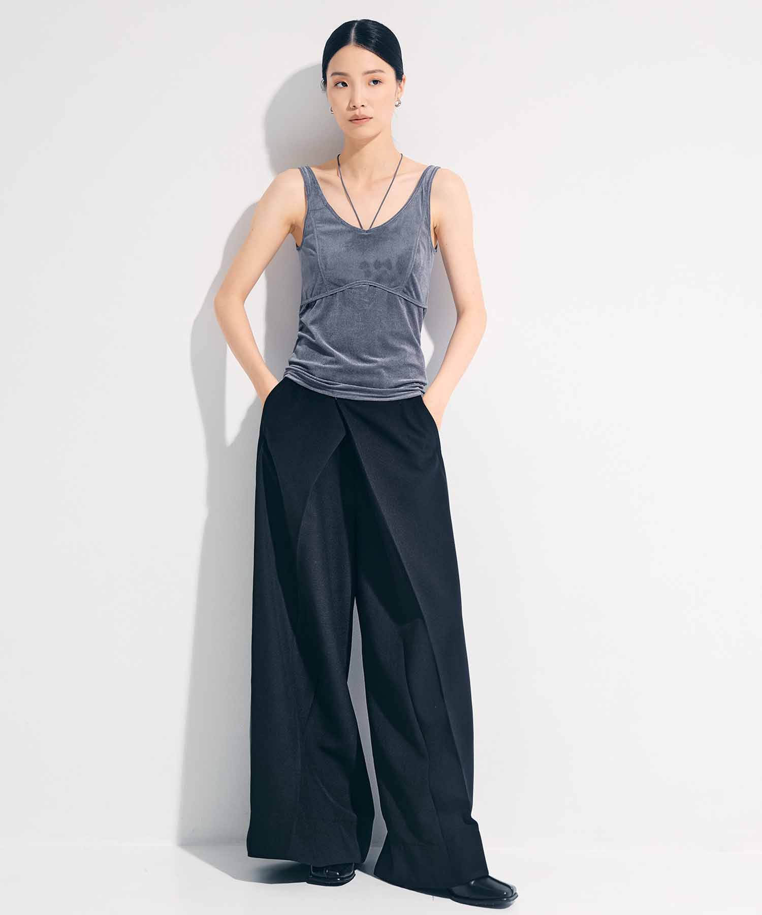 VELOUR CUPIN HALTER　NECK CAMISOLE STUDIOUS
