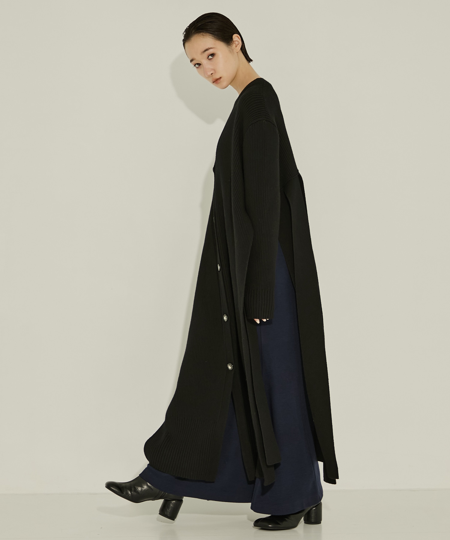 Margo long knit cardigan BK AKIRANAKA