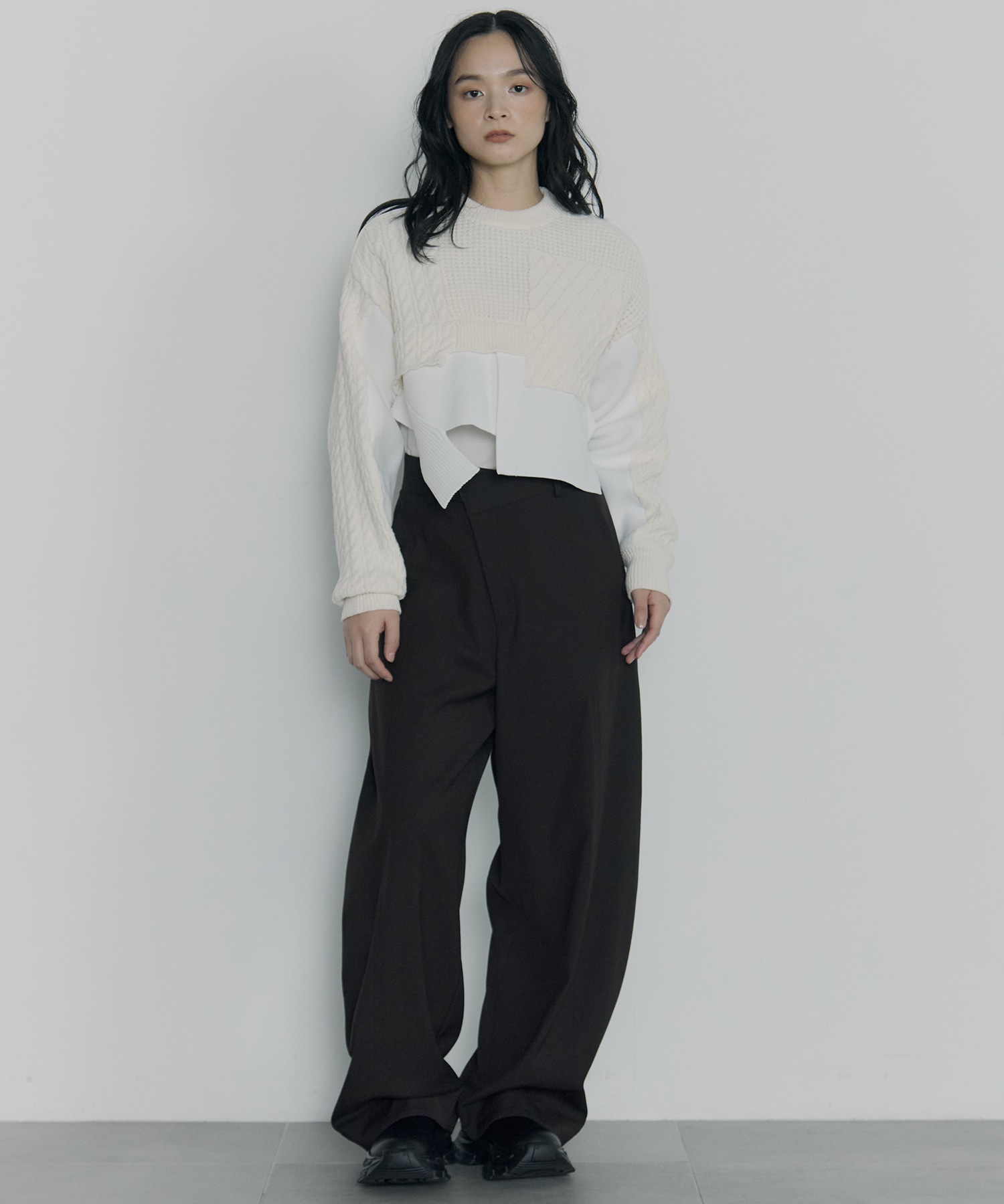 CABLE LAYER SHORT KNIT TOP UN3D.