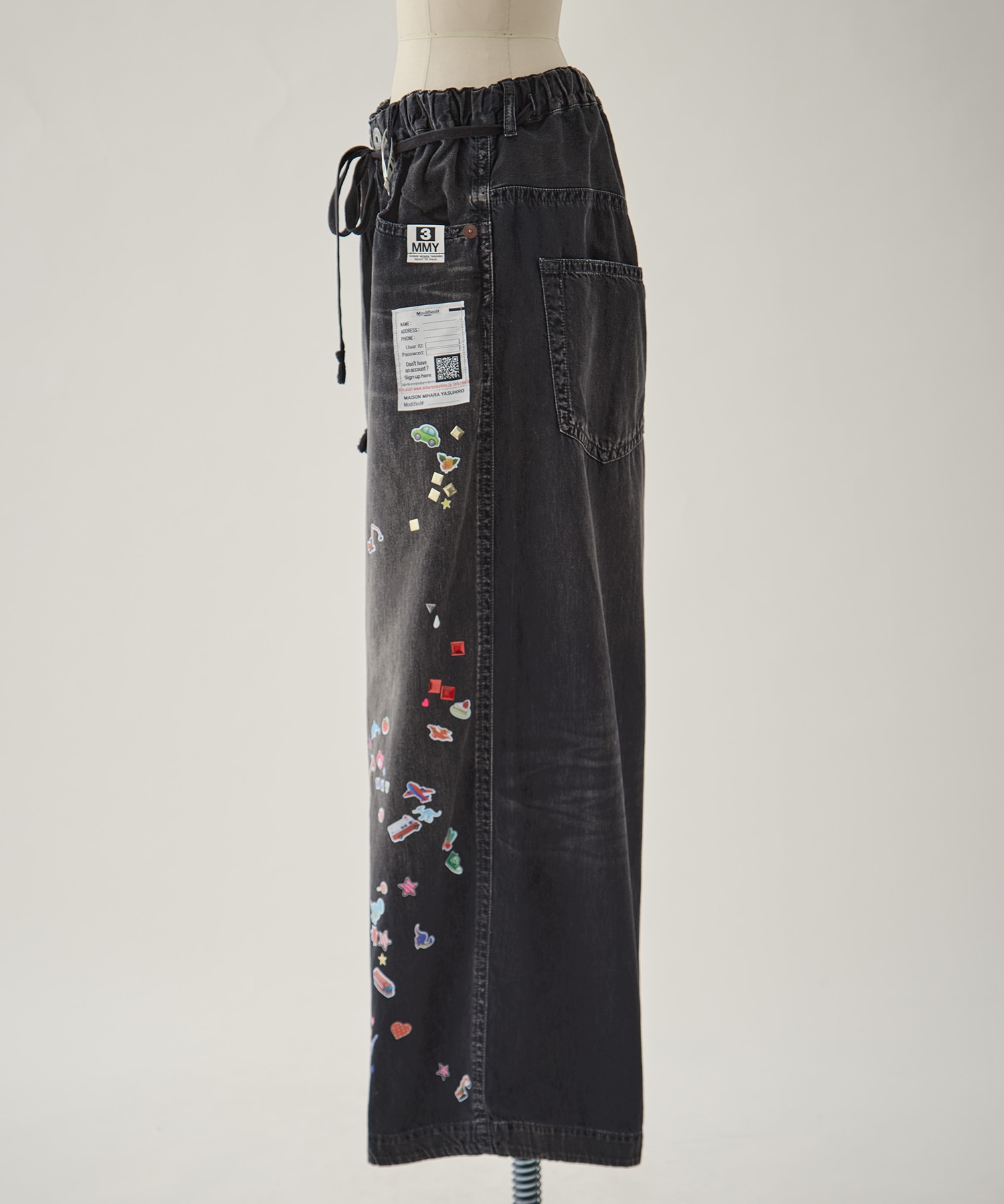 DENIM HUGE DETAIL PANTS w KIDS STICKER Maison MIHARA YASUHIRO