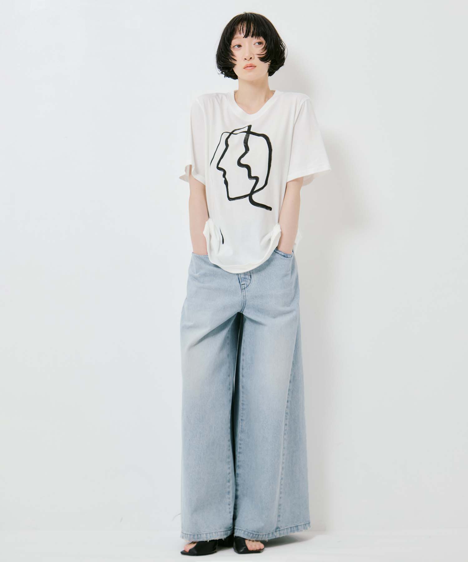 Line portrait T-shirt AKIRANAKA
