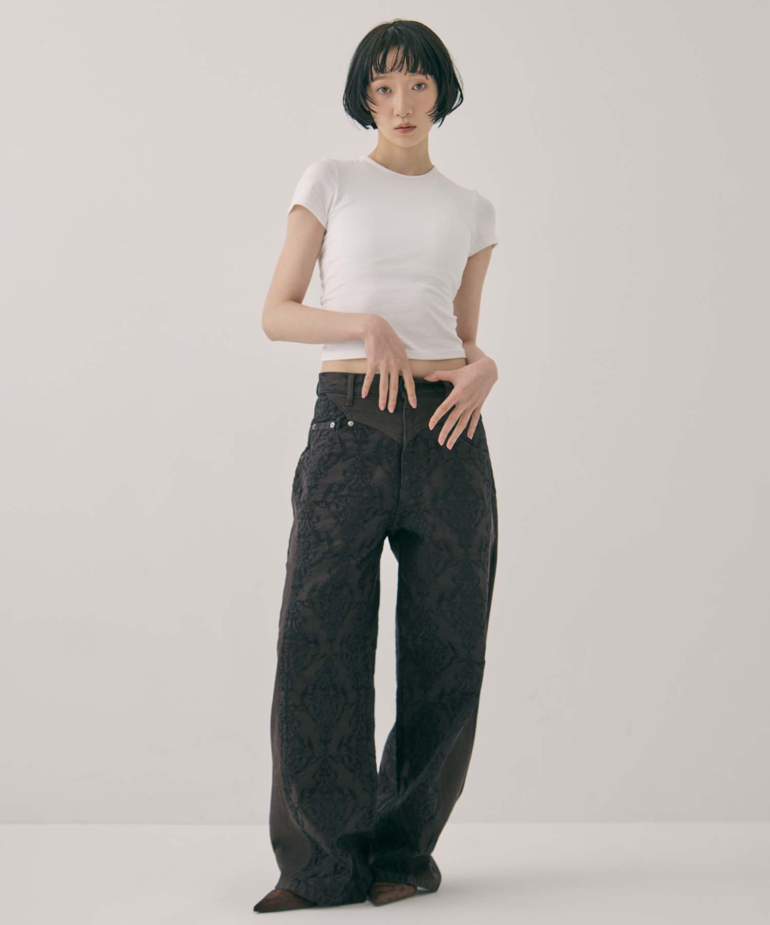 別注 DAMASK-PRINT DENIM CURVE-FIT HIGH-RISE JEANS FETICO