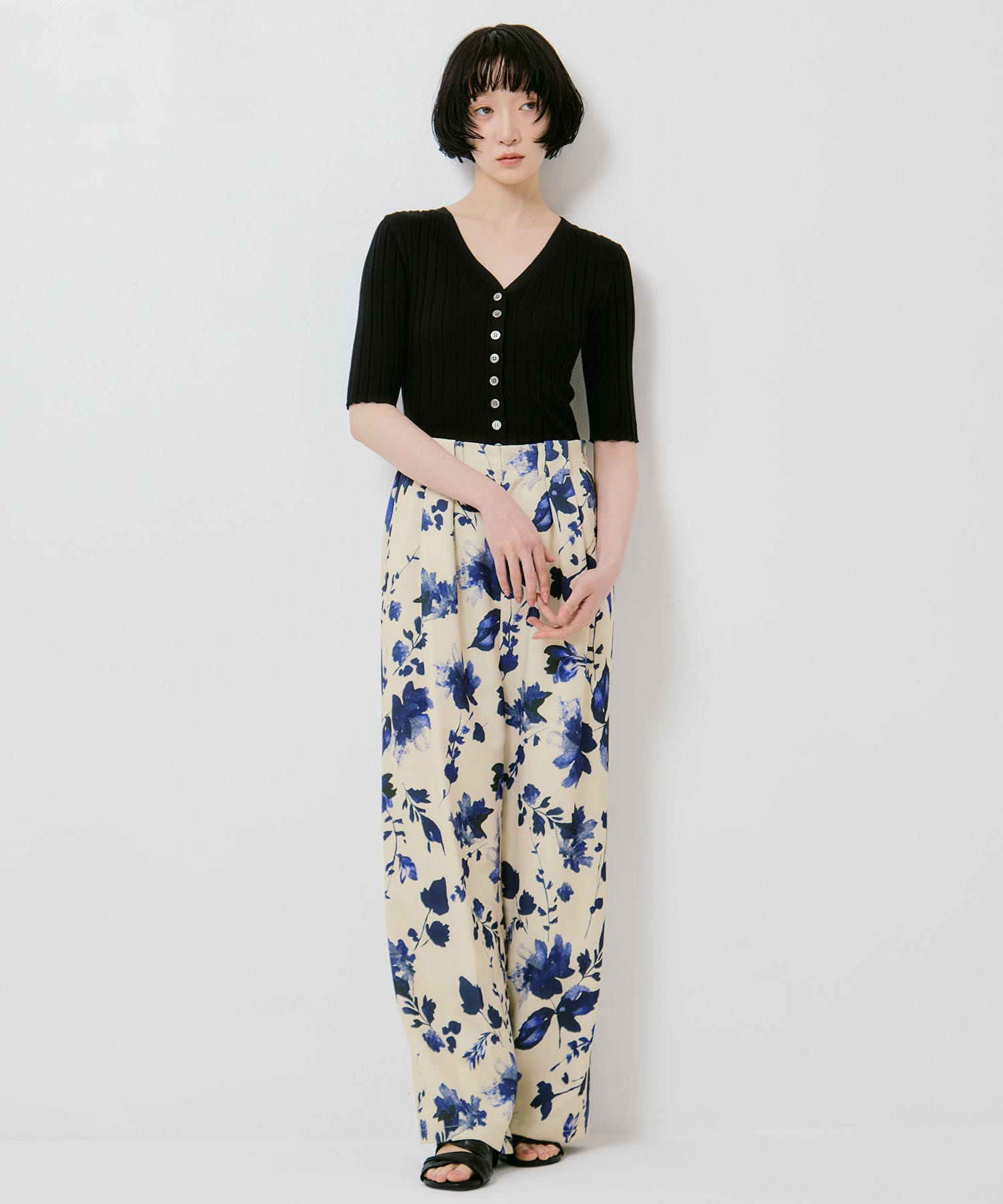 GRAINY FLOWER STRAIGHT PANTS AMERI