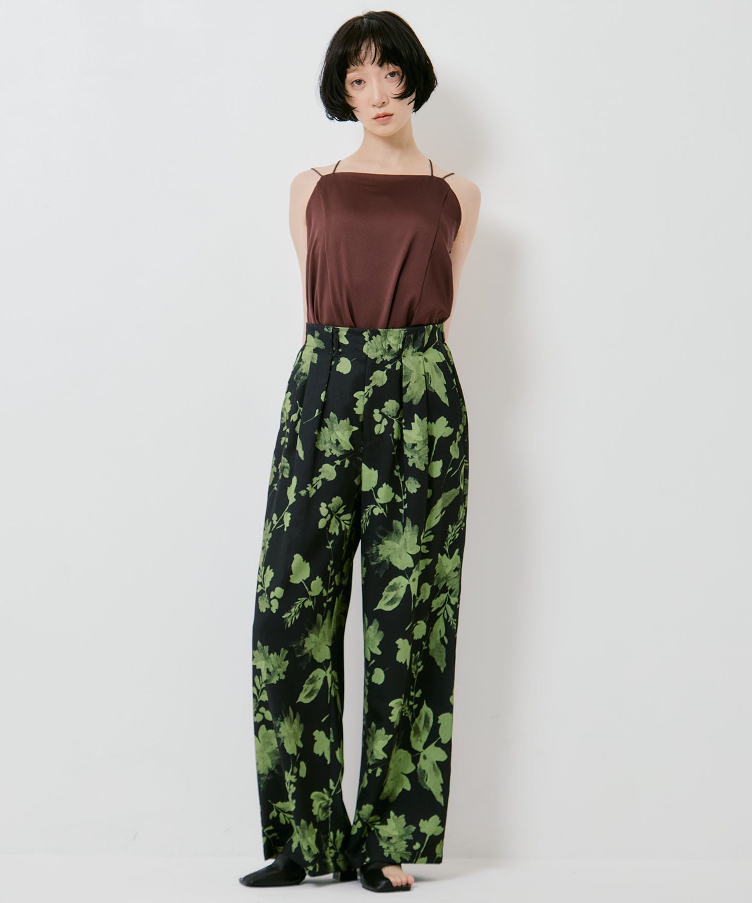 GRAINY FLOWER STRAIGHT PANTS AMERI
