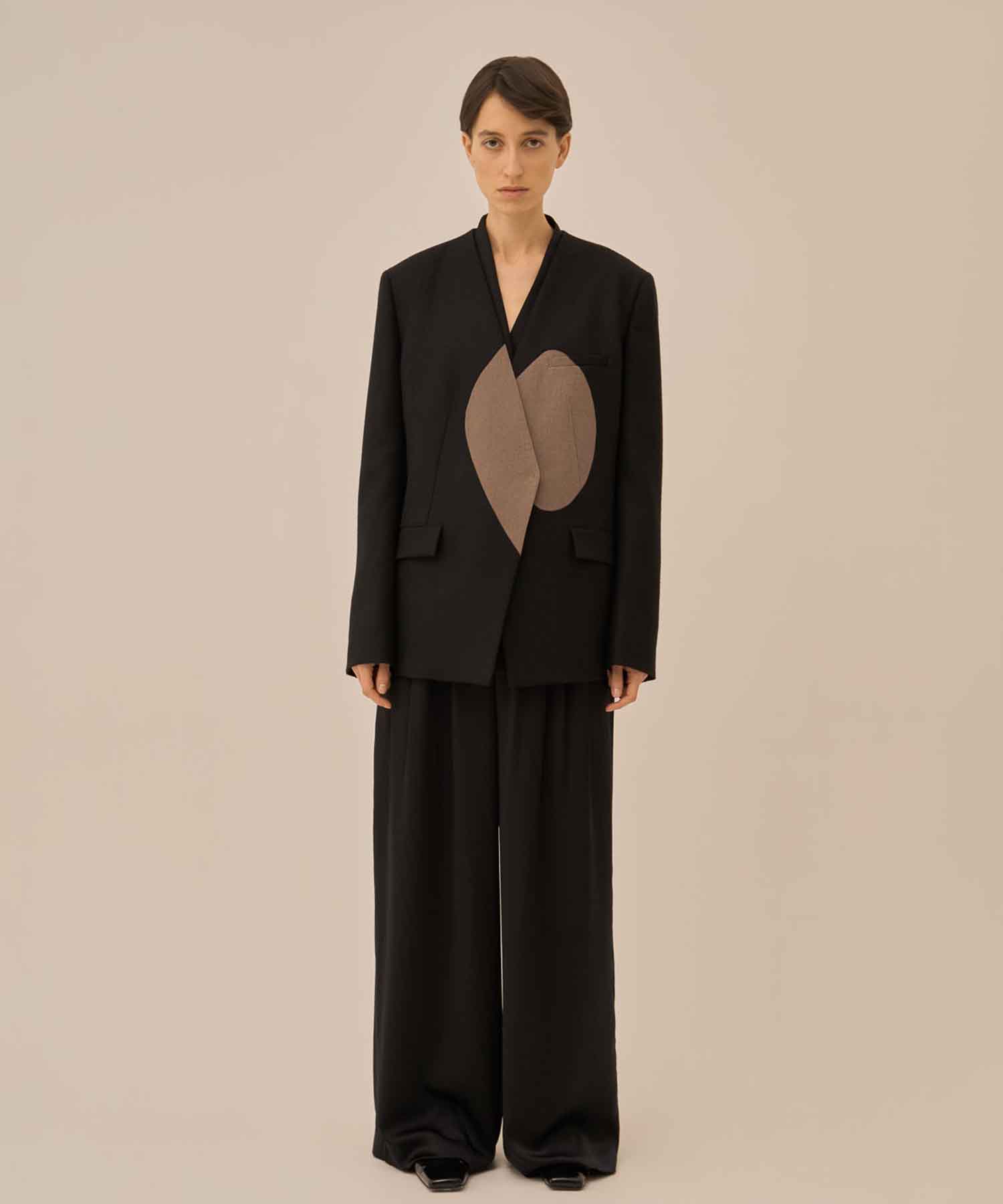 Karina tuck pants AKIRANAKA
