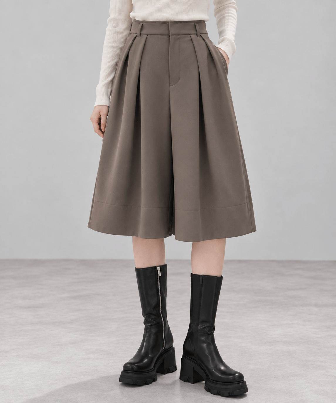Tucked Bermuda Shorts STUDIOUS