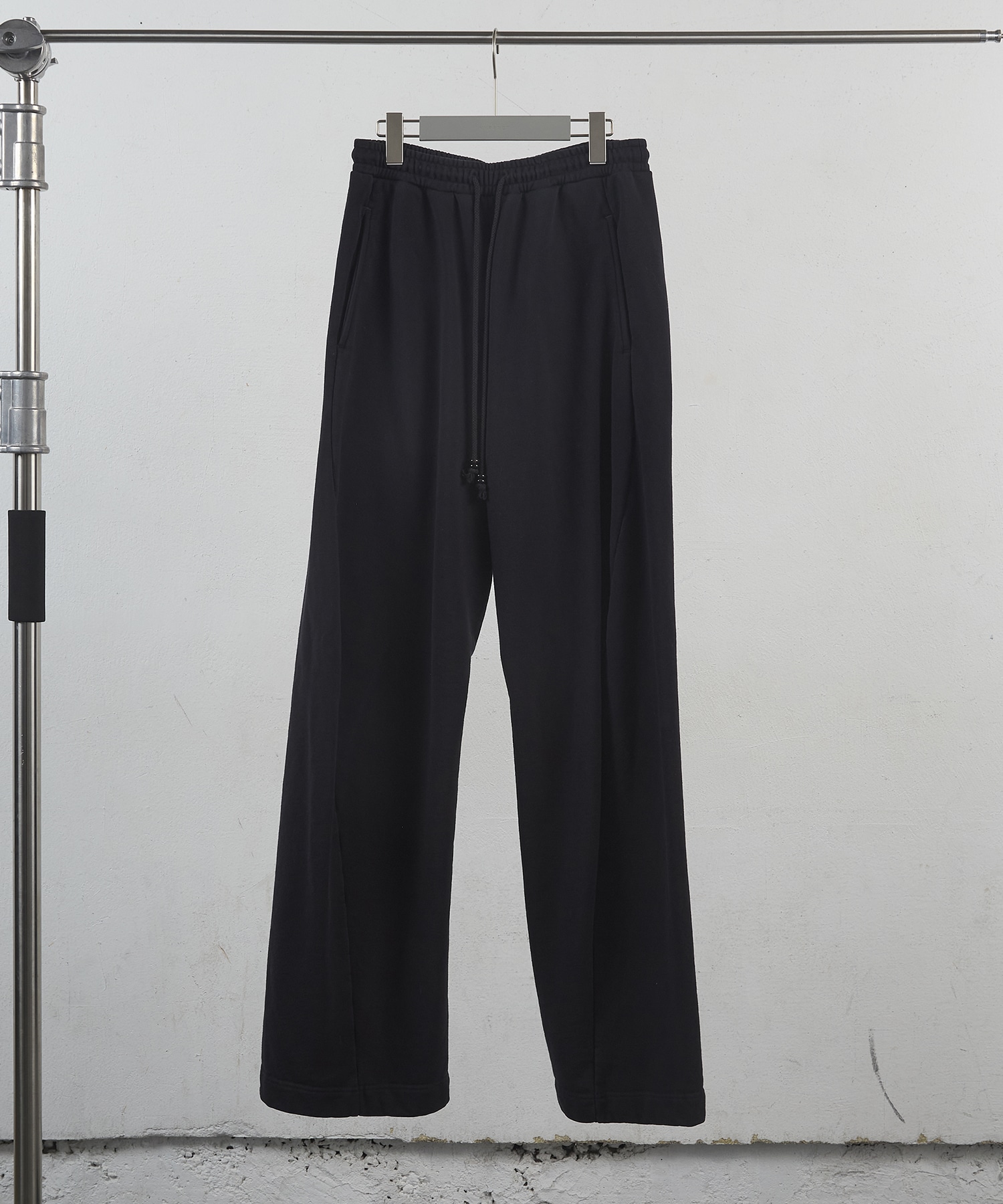 3D TWISTED LOUNGE WIDE PANTS NVRFRGT