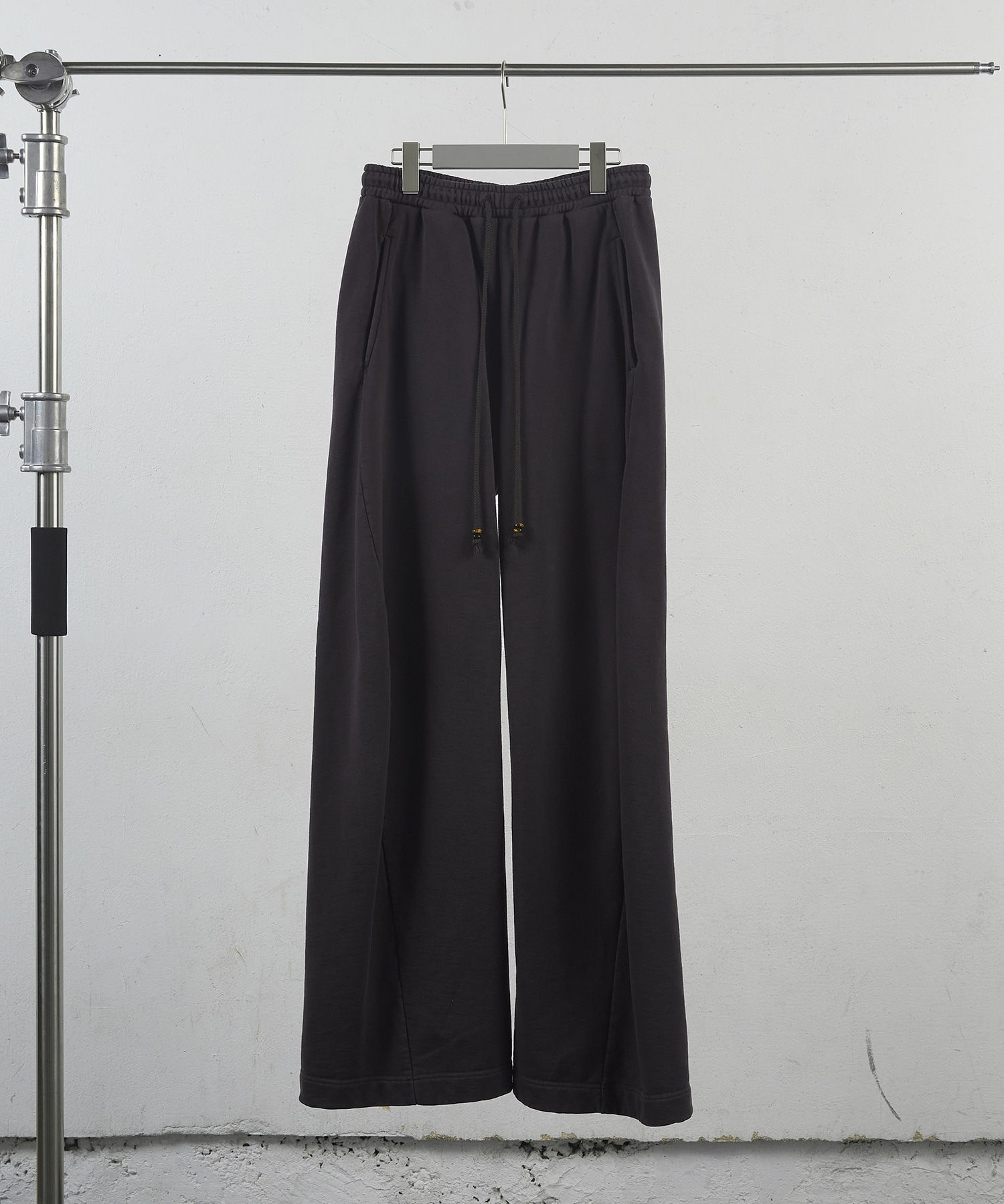 3D TWISTED LOUNGE WIDE PANTS NVRFRGT