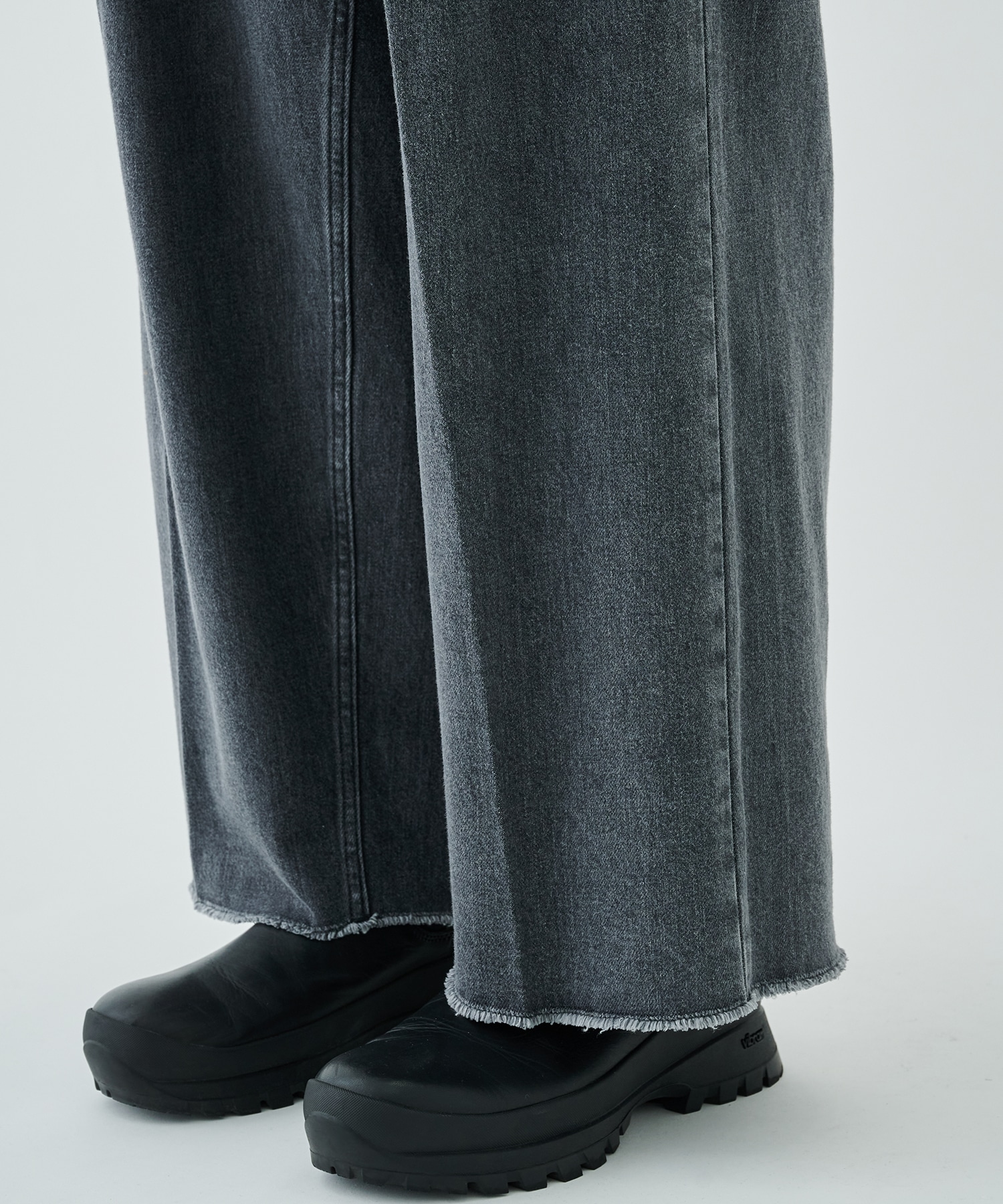 別注〉TUCK BAGGY DENIM| saby