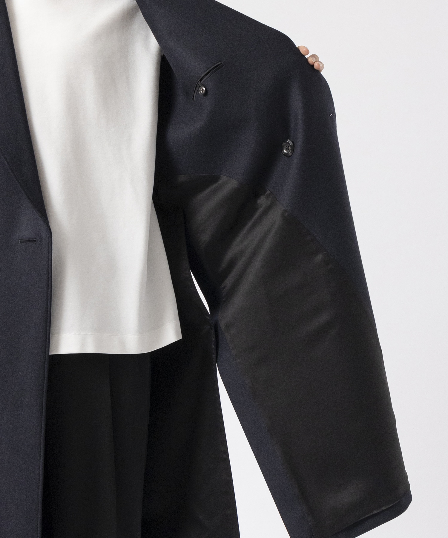 THE DOUBLE PEAKED TAILORED COAT THE RERACS