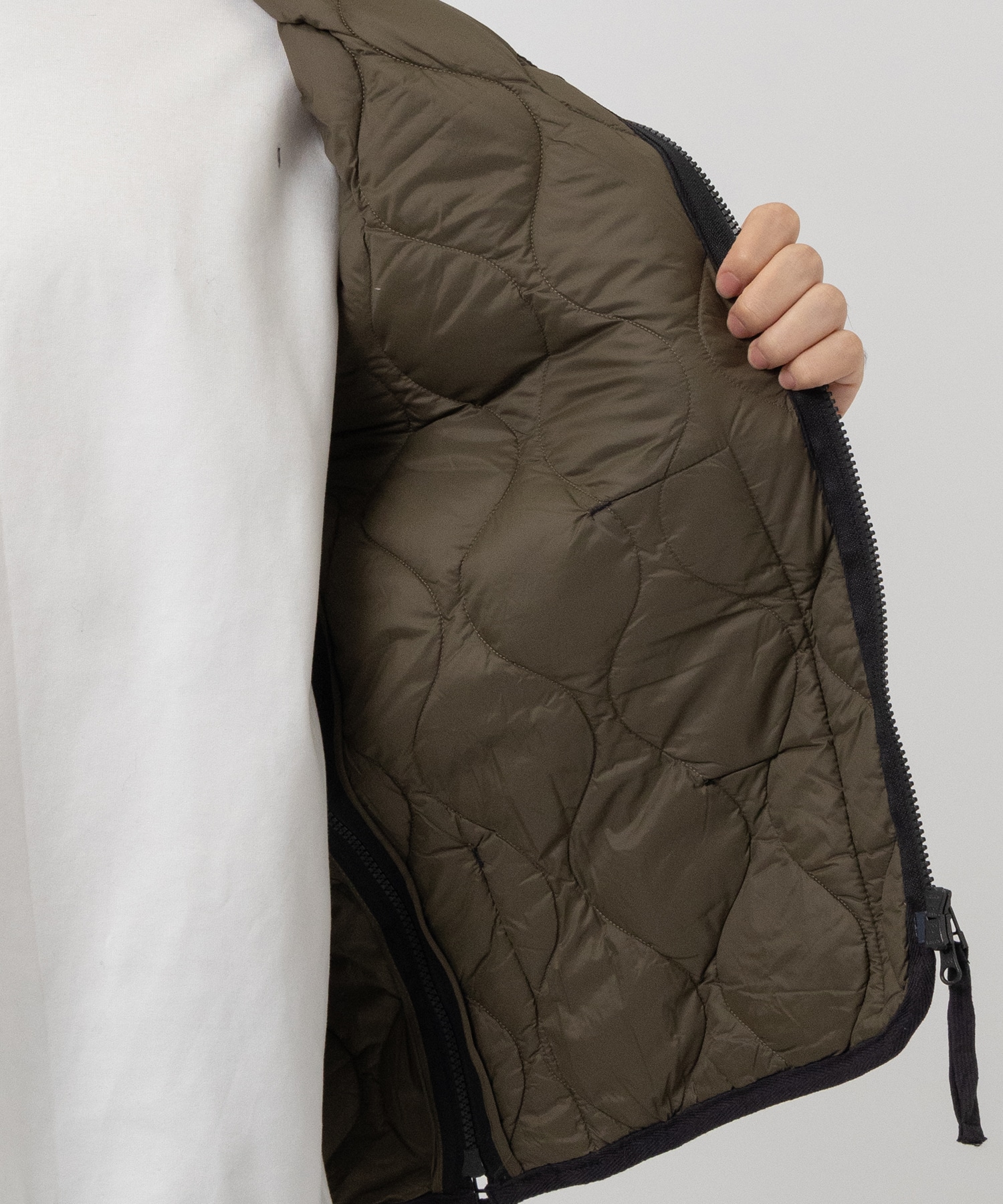 MILITARY V NECK W-ZIP DOWN VEST SOFT SHELL TAION/TAION EXTRA