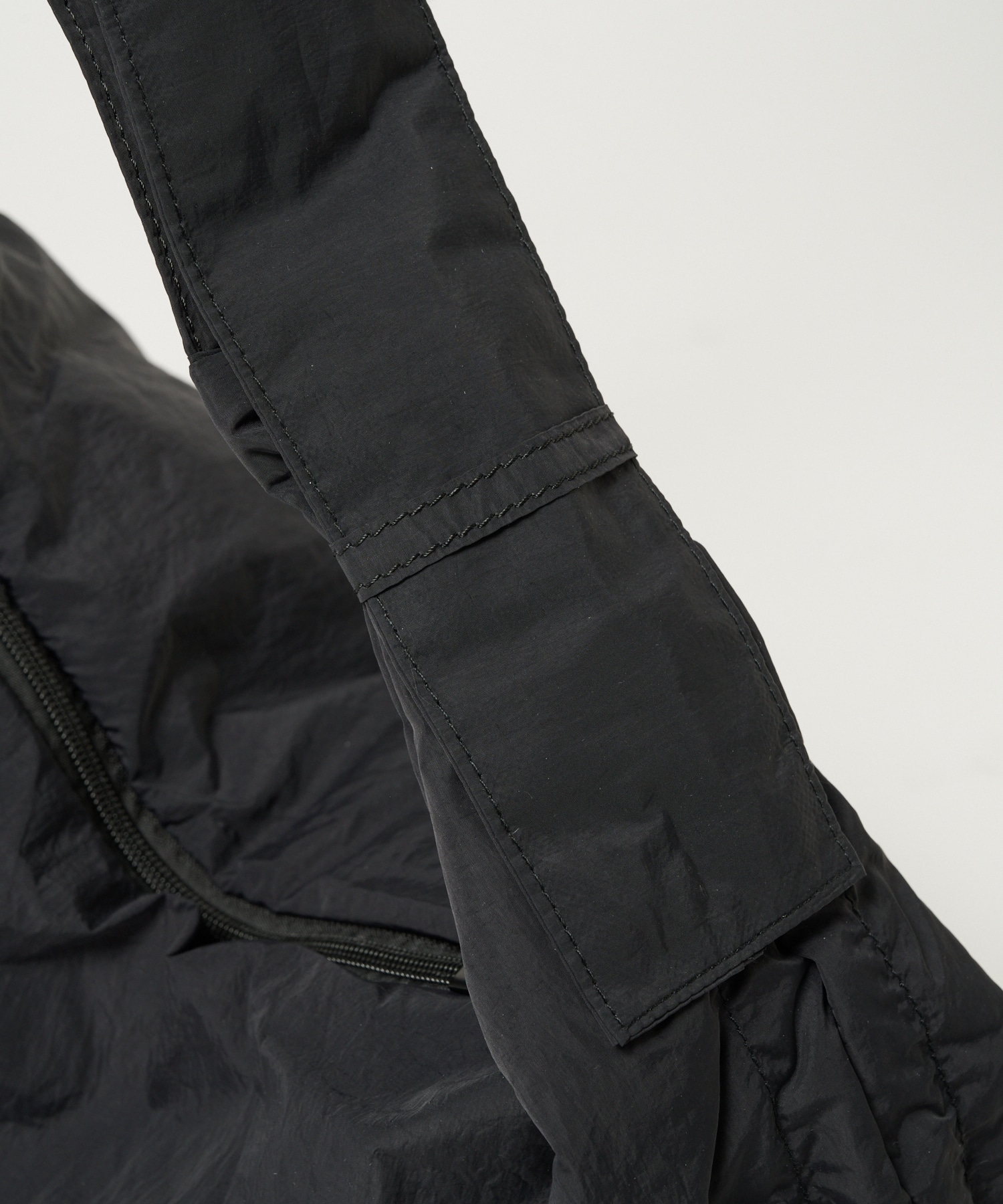 AIR NYLON SHOULDER BAG STUDIOUS