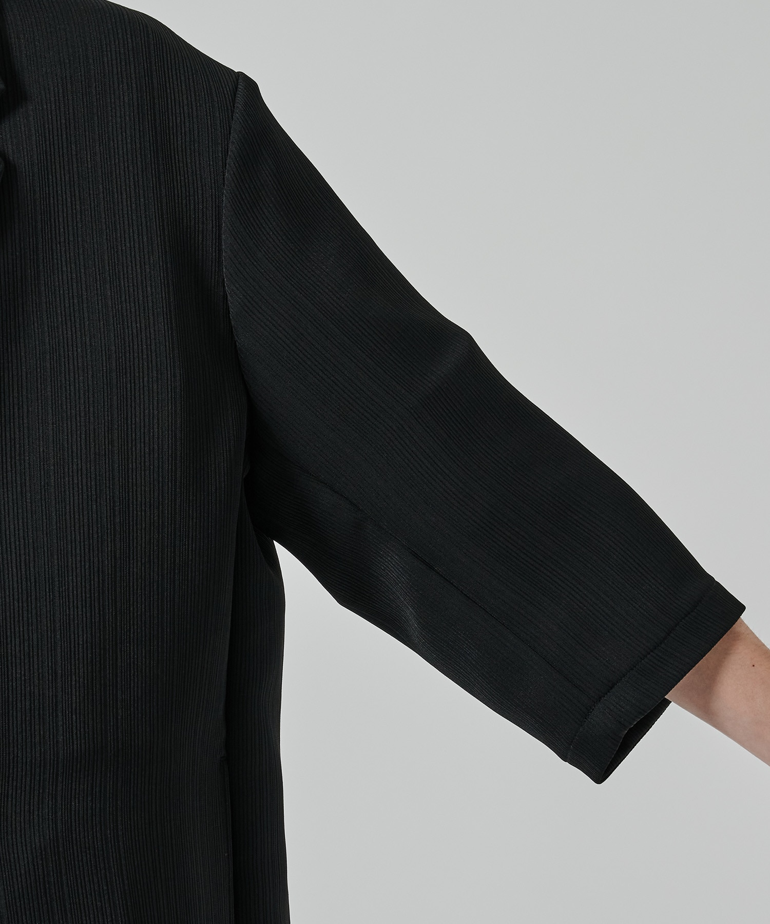 PLEATS HALF SLEEVE JACKET STUDIOUS