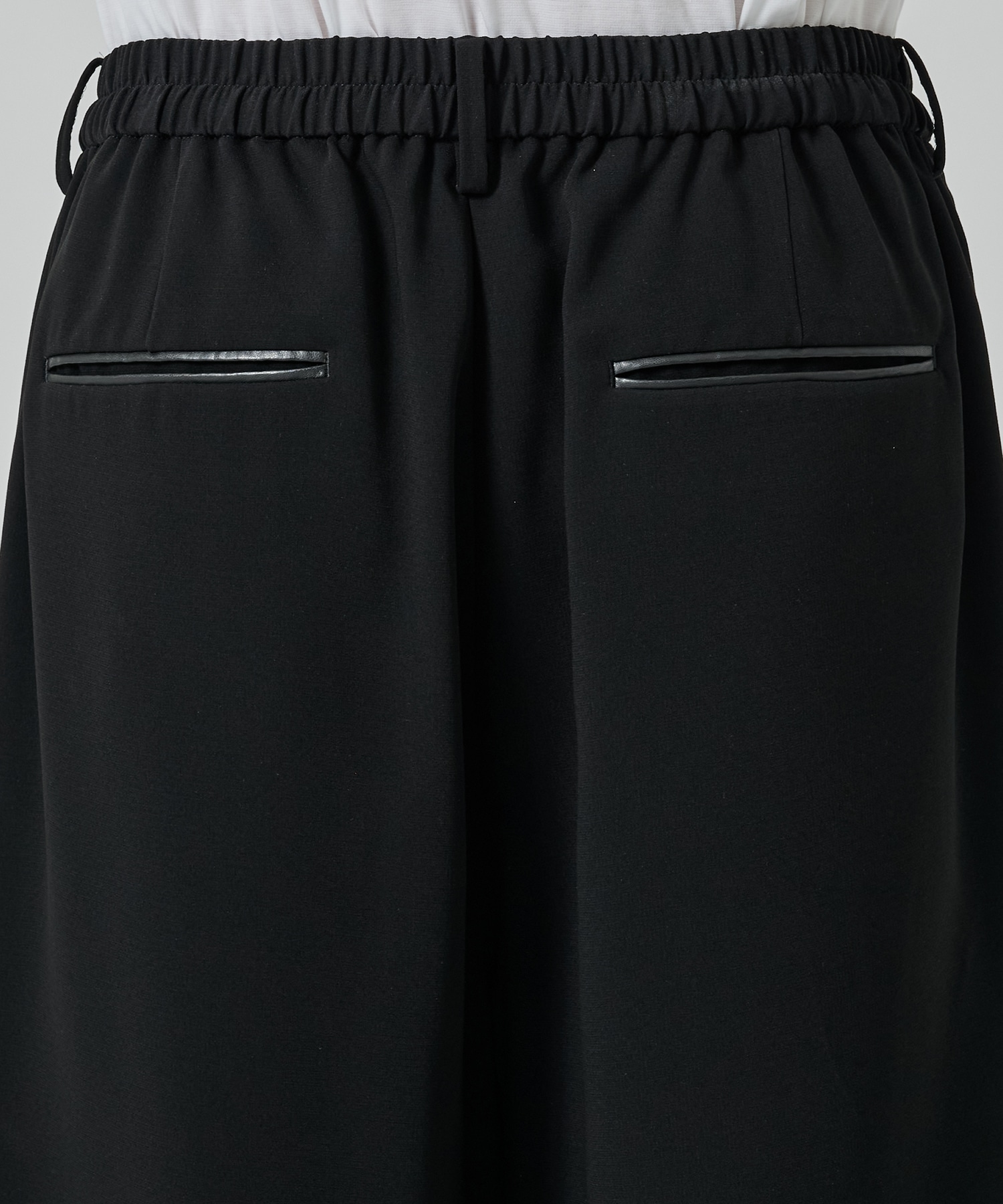 SUMMER ESSENTIAL SHORT PANTS STUDIOUS