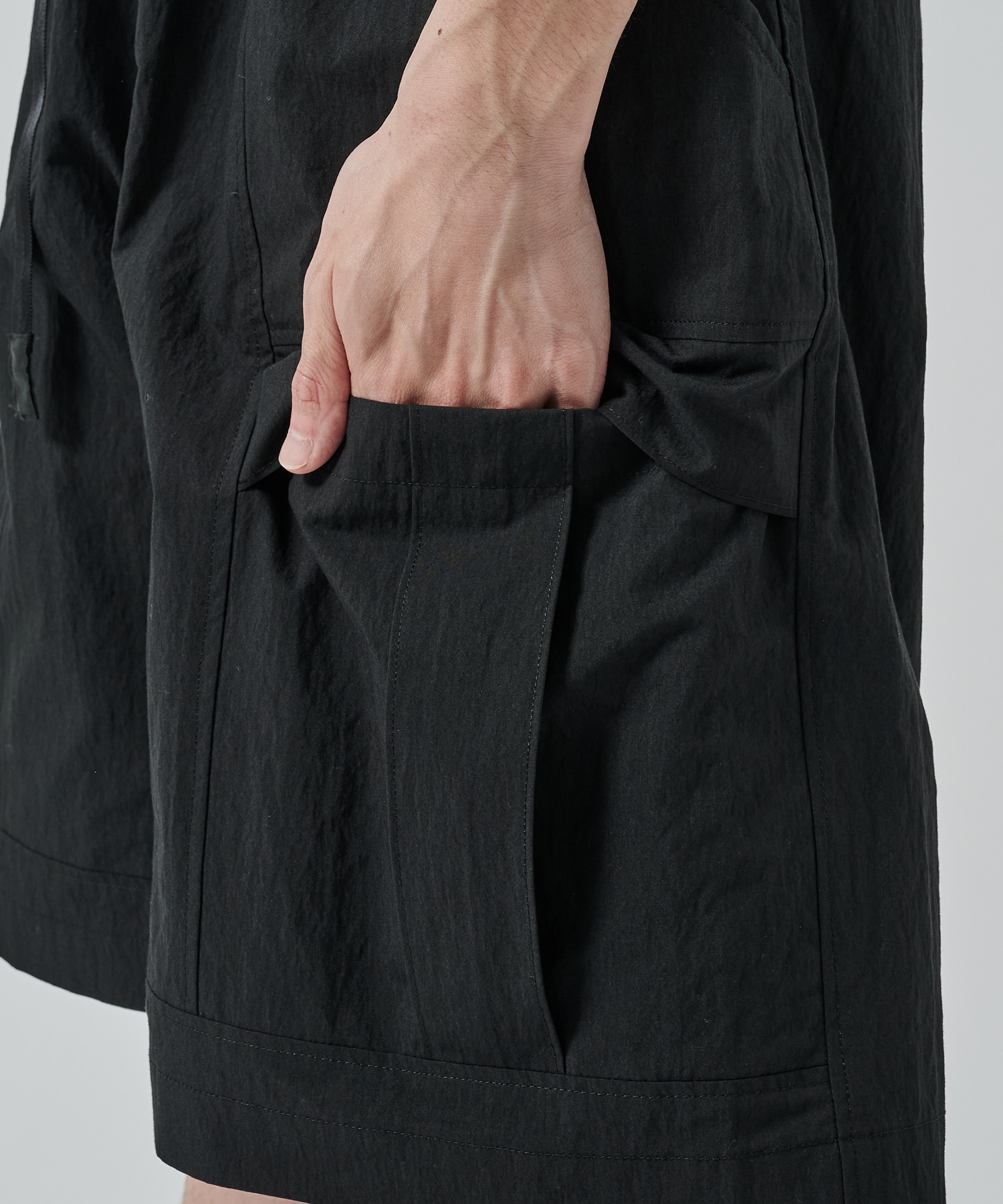 〈別注〉 Gramicci CARGO SHORTS N.HOOLYWOOD