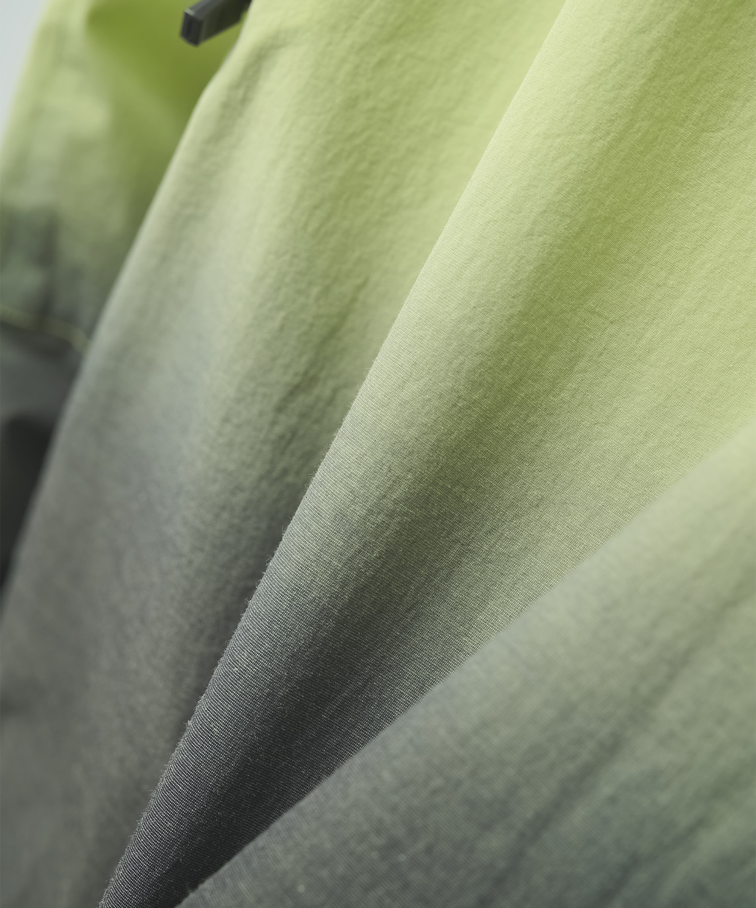 THE BREATHABLE HOODED GRADIENT GARMENT DYEING JACKET POLIQUANT