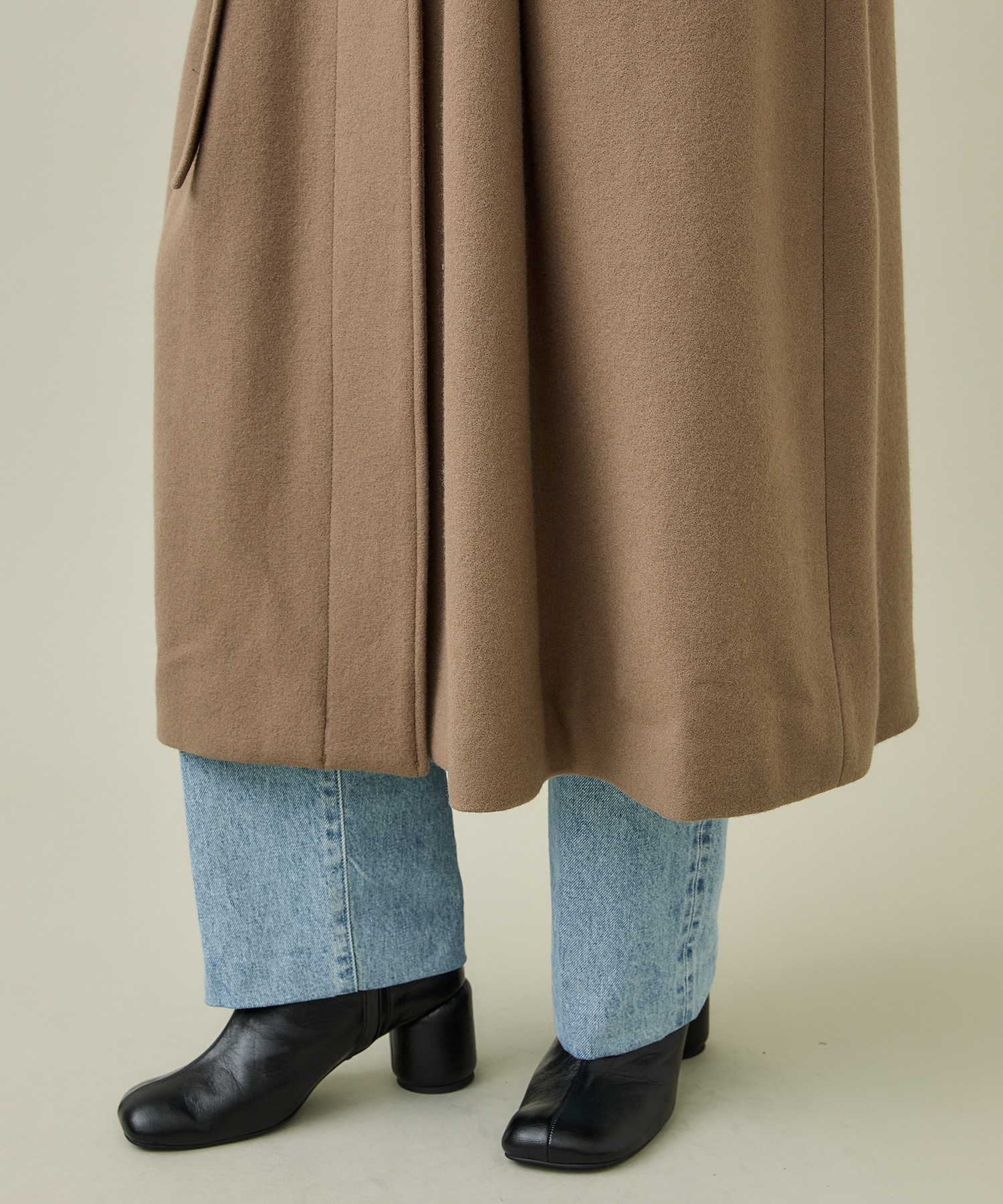 Ameri  UND FRONT GATHER OPEN SLEEVE COAT