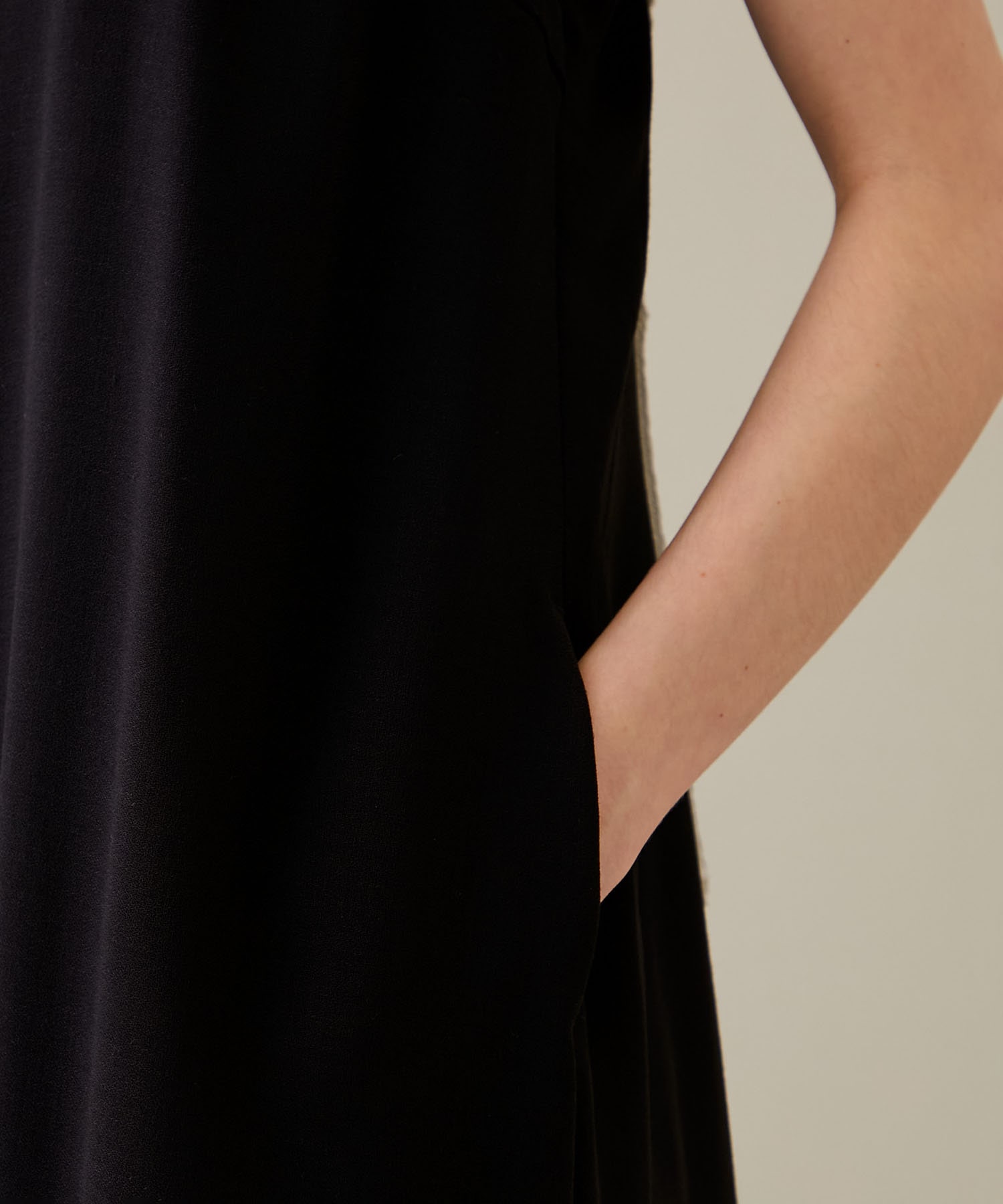 Rippeled lace strap dress BK AKIRANAKA