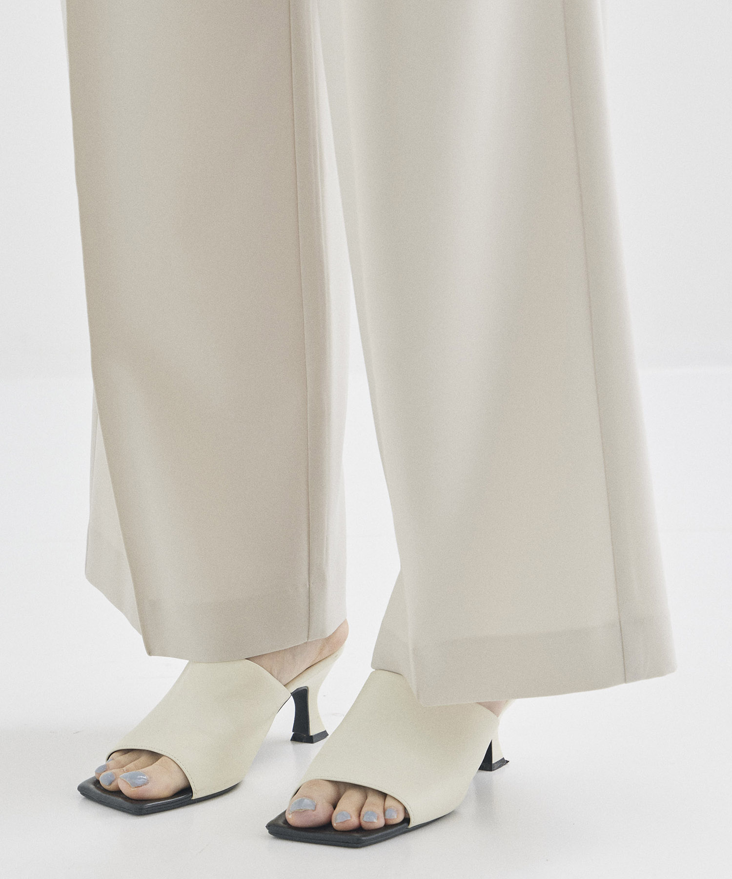 Strecth Twill Tucked Trousers STUDIOUS