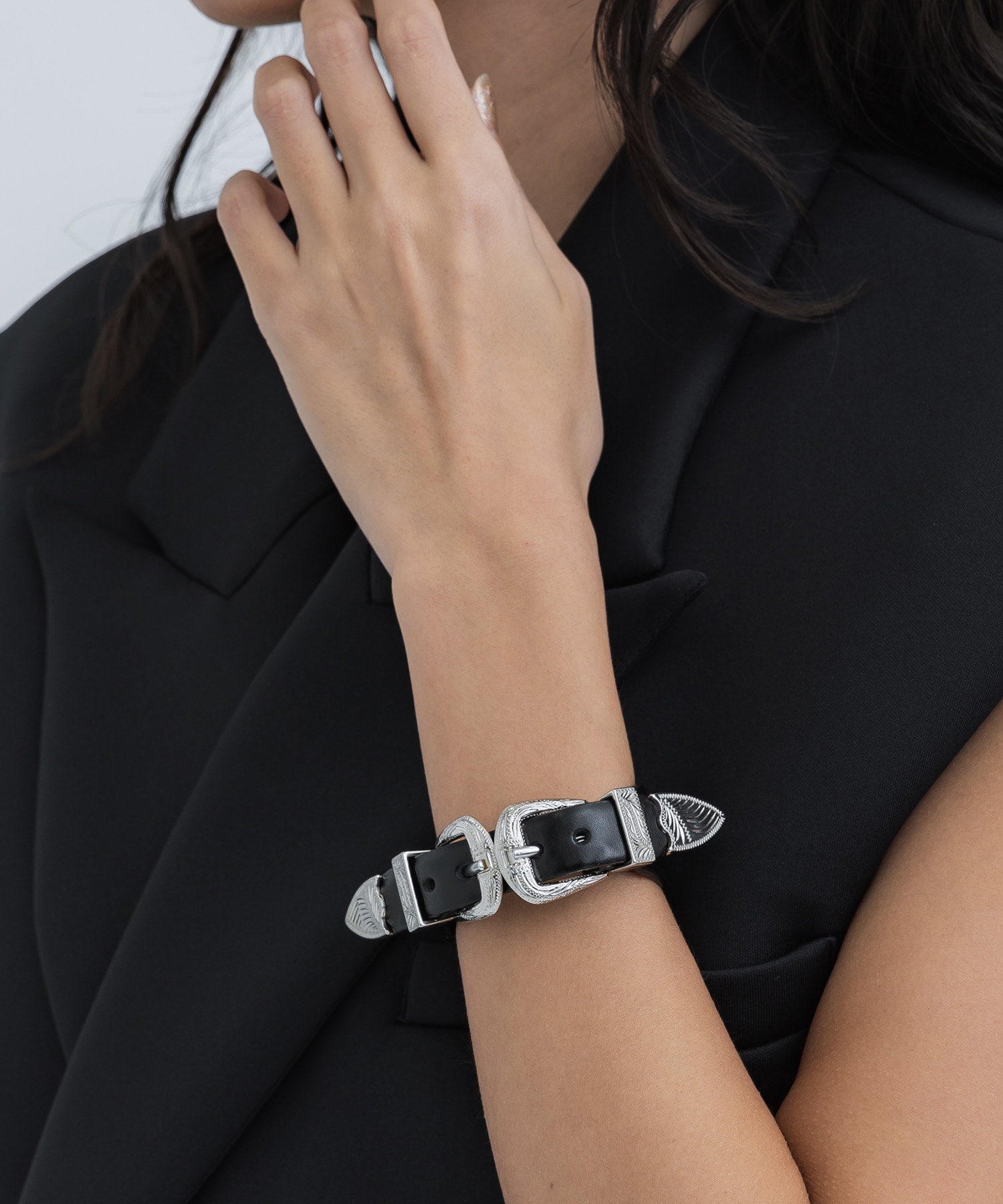 Double buckle bangle(FREE BLACK): TOGA PULLA: WOMENS｜ STUDIOUS 