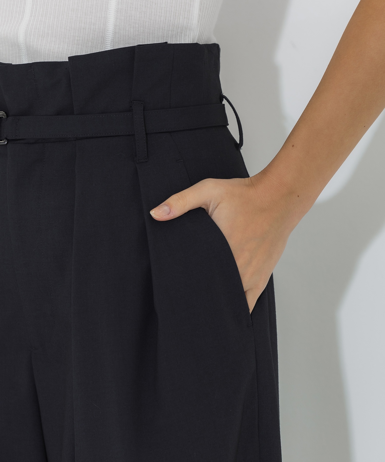 High Waist Tucked Trousers STUDIOUS