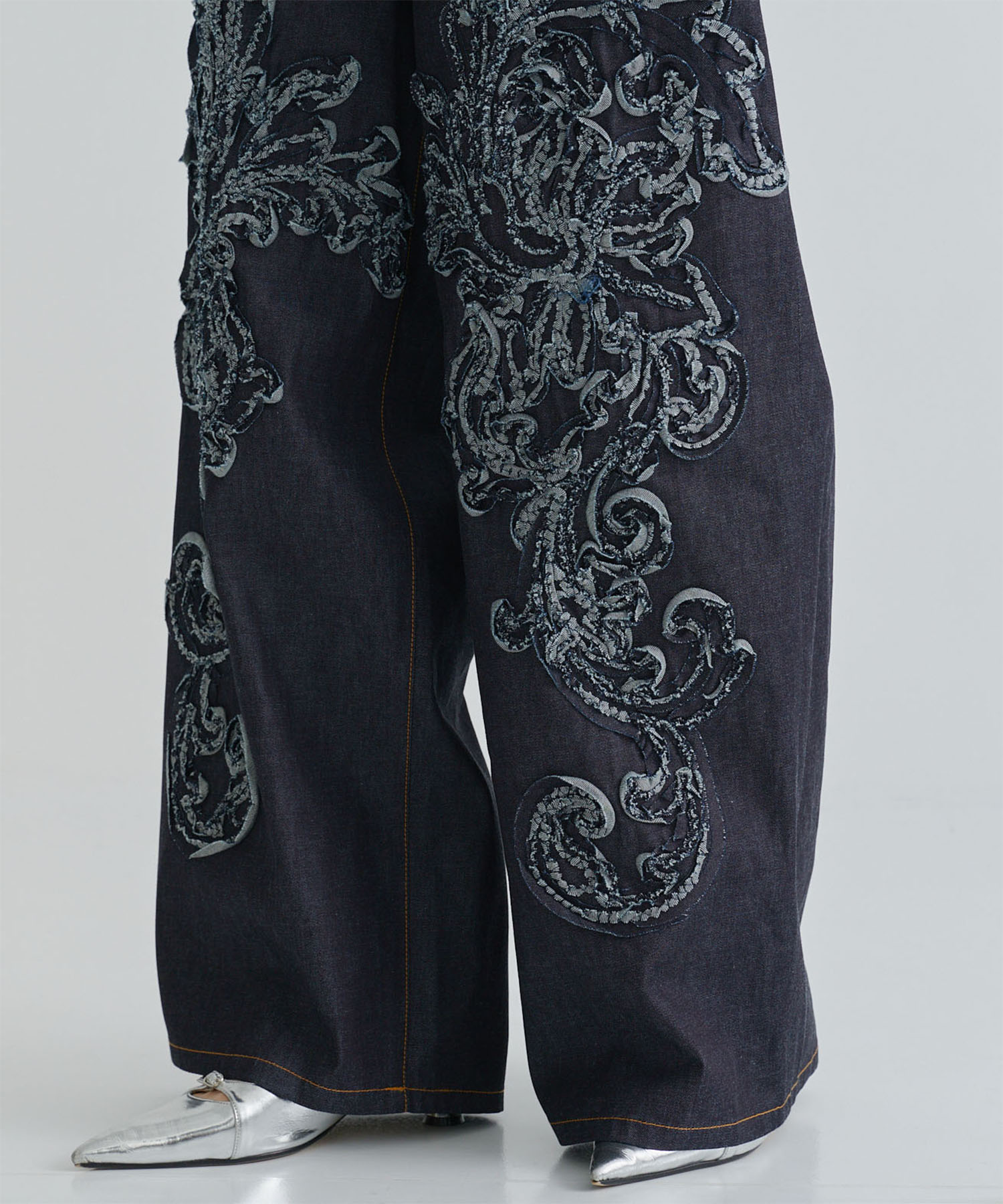 DENIM WIDE PANTS(刺繍) TAAKK