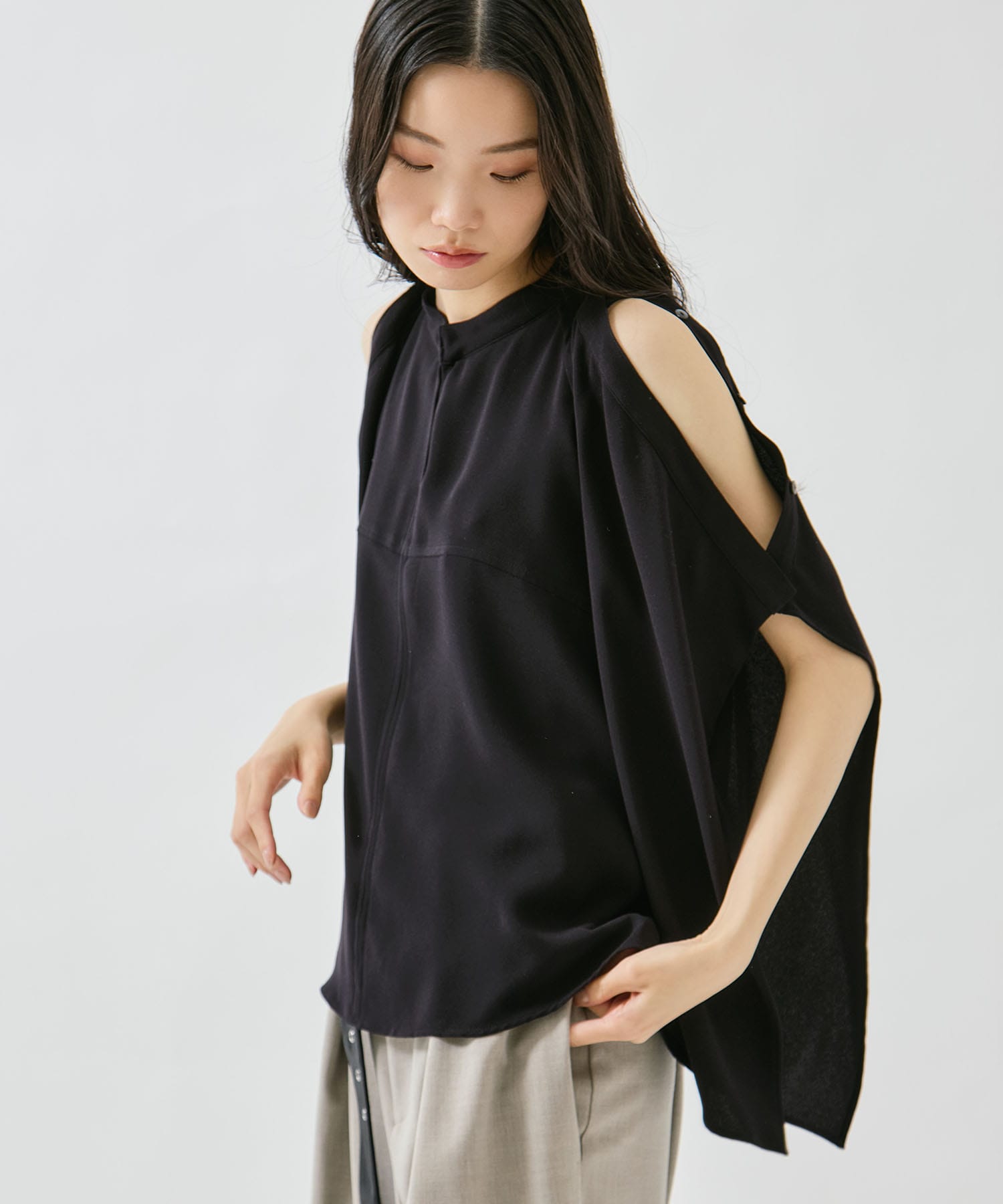 BACK SATIN DRAPE BLOUSE STUDIOUS
