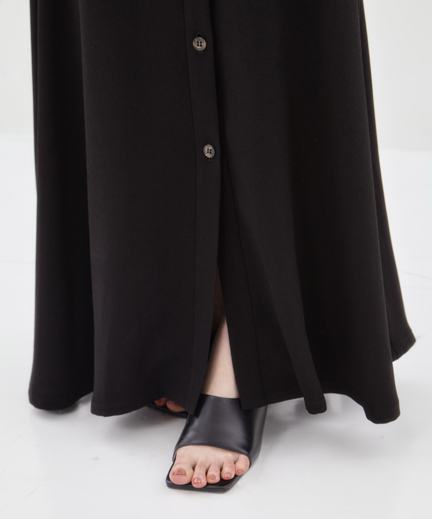 Stiina back cape dress BK AKIRANAKA