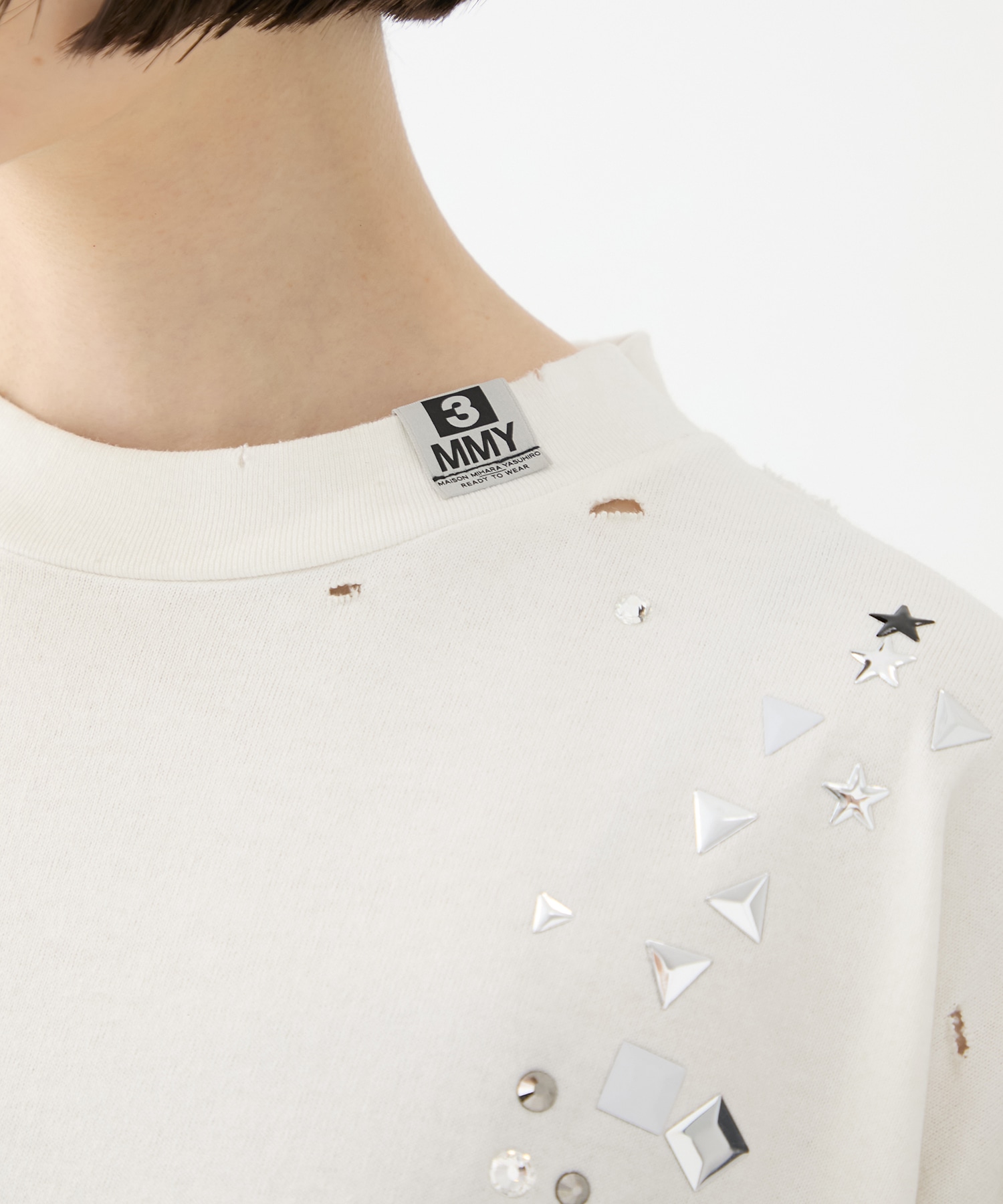 EMBELLISHED DISTRESSED TEE Maison MIHARA YASUHIRO