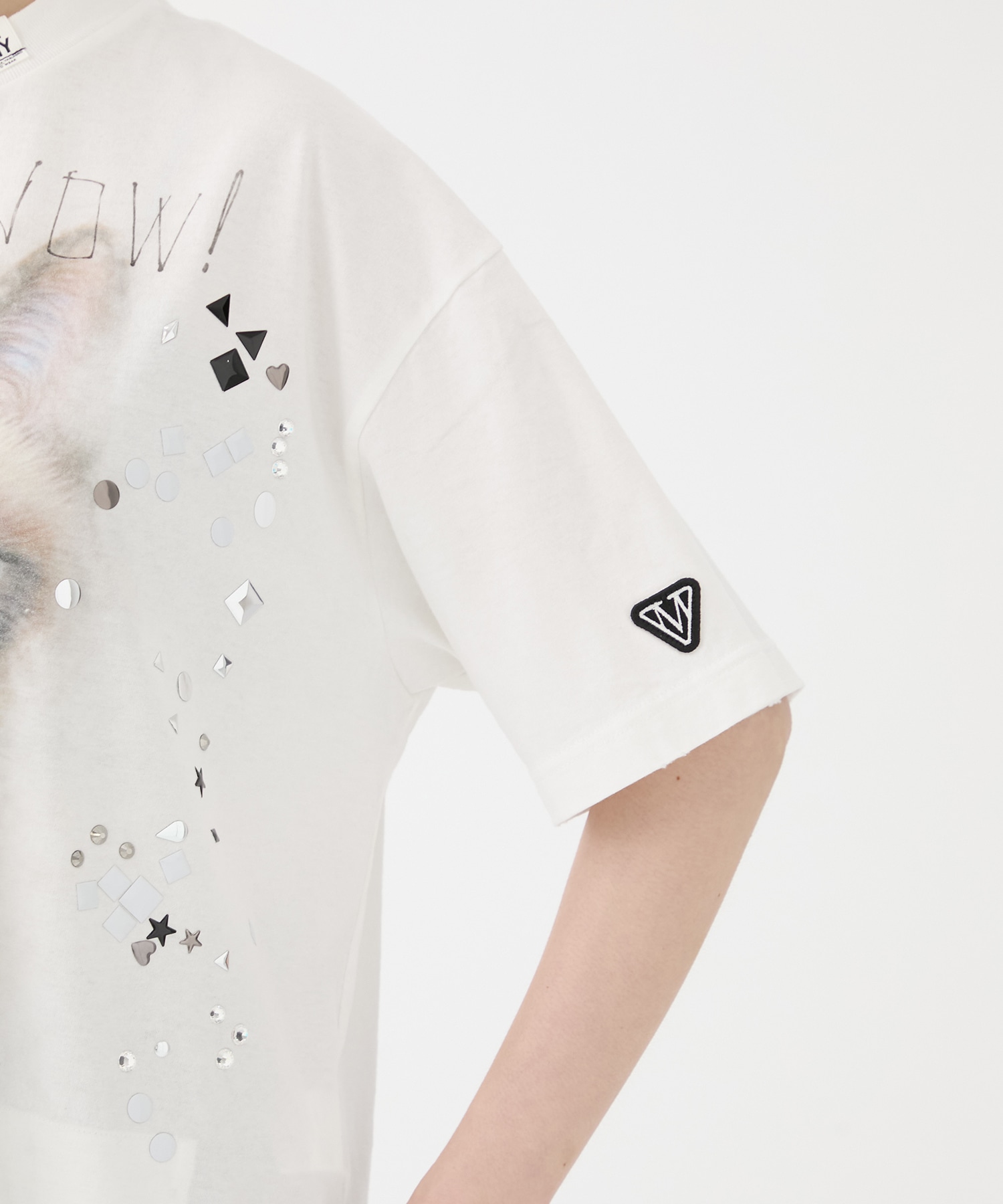 EMBELLISHED DISTRESSED TEE Maison MIHARA YASUHIRO