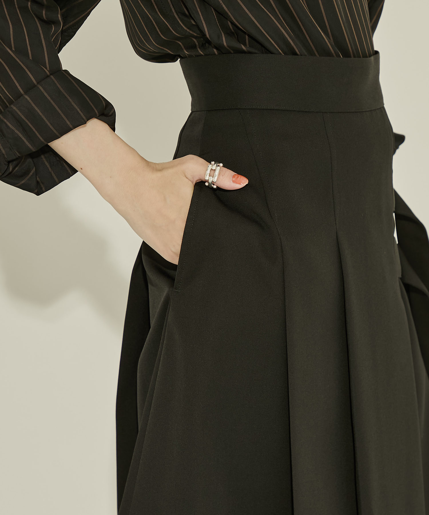 Double Belt Pleats SKT UJOH