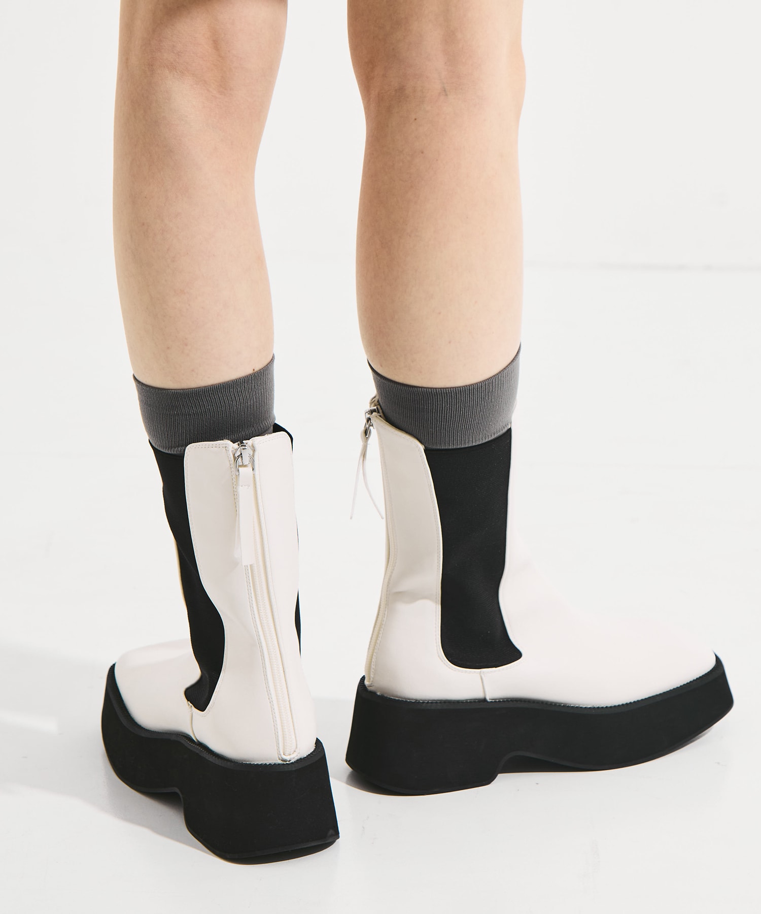 Square Toe Boots STUDIOUS