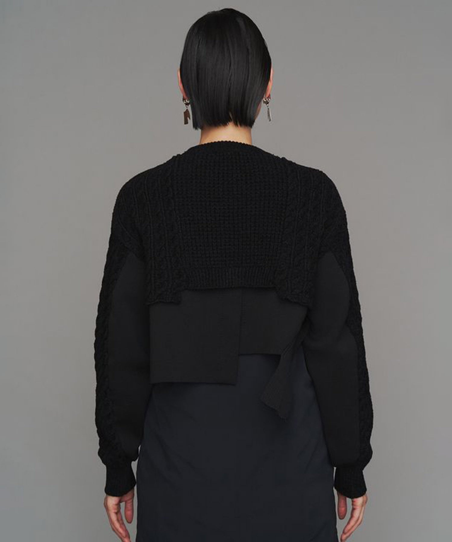 CABLE LAYER SHORT KNIT TOP UN3D.