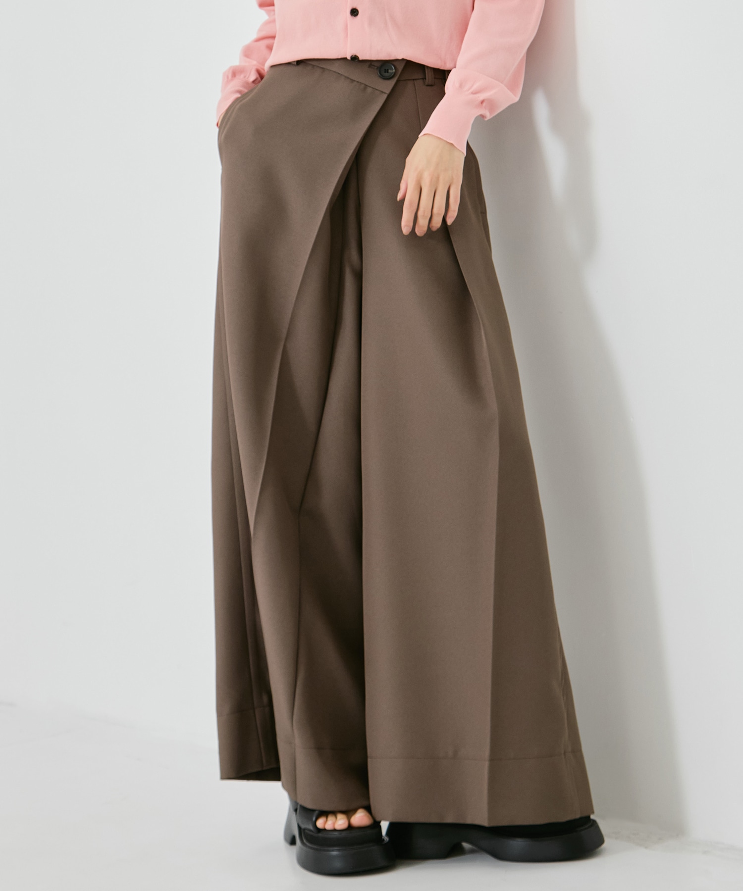 Asymmetric Tucked Flare Trousers STUDIOUS