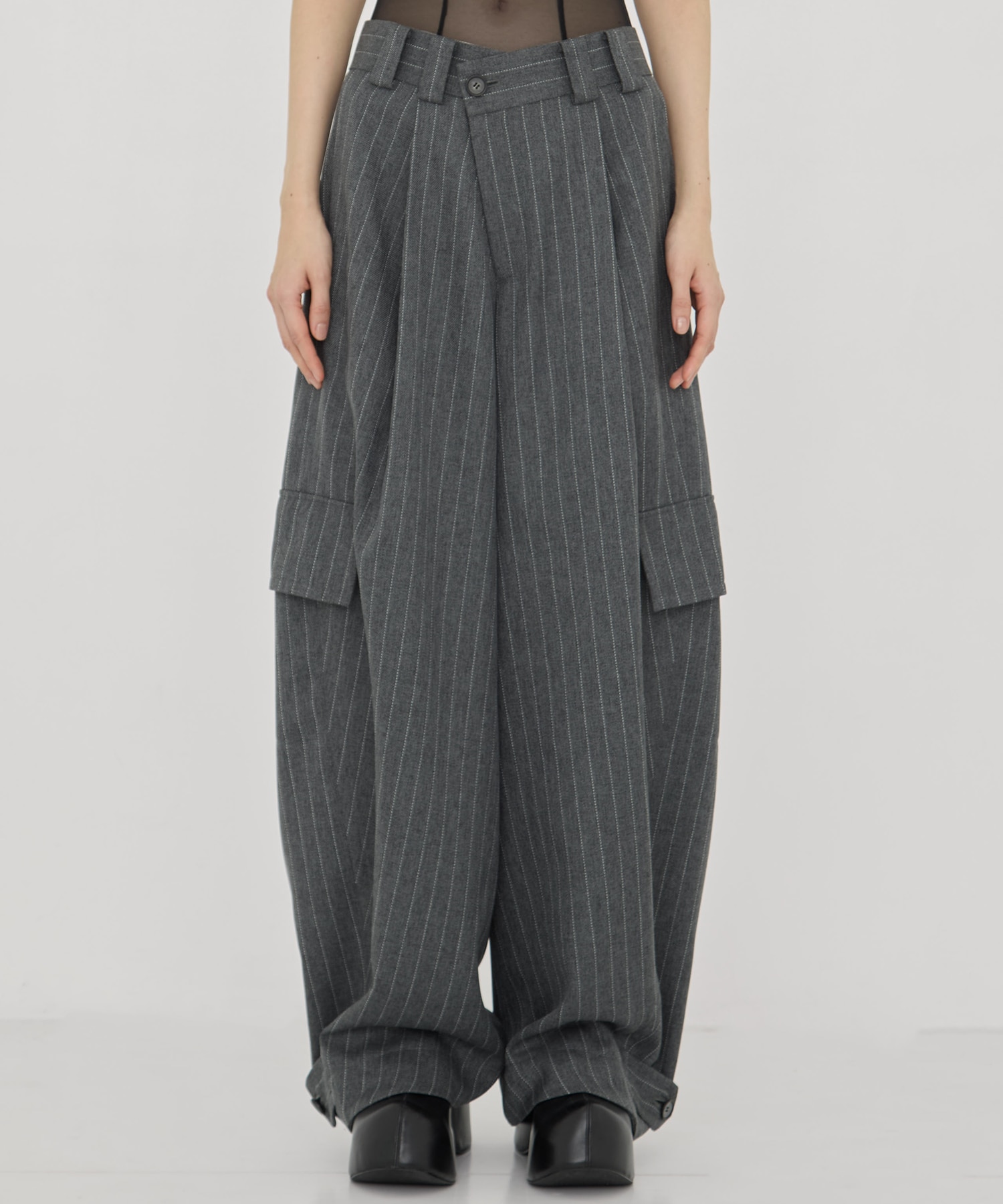 Barrel Leg Cargo Trousers STUDIOUS