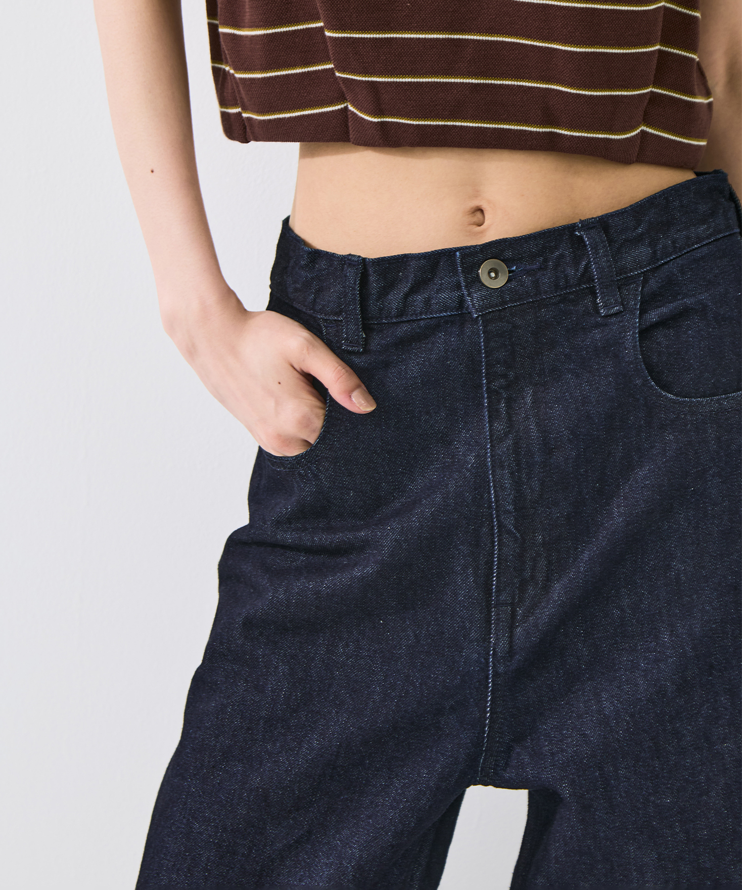 Damaged Barrel Leg Jeans STUDIOUS